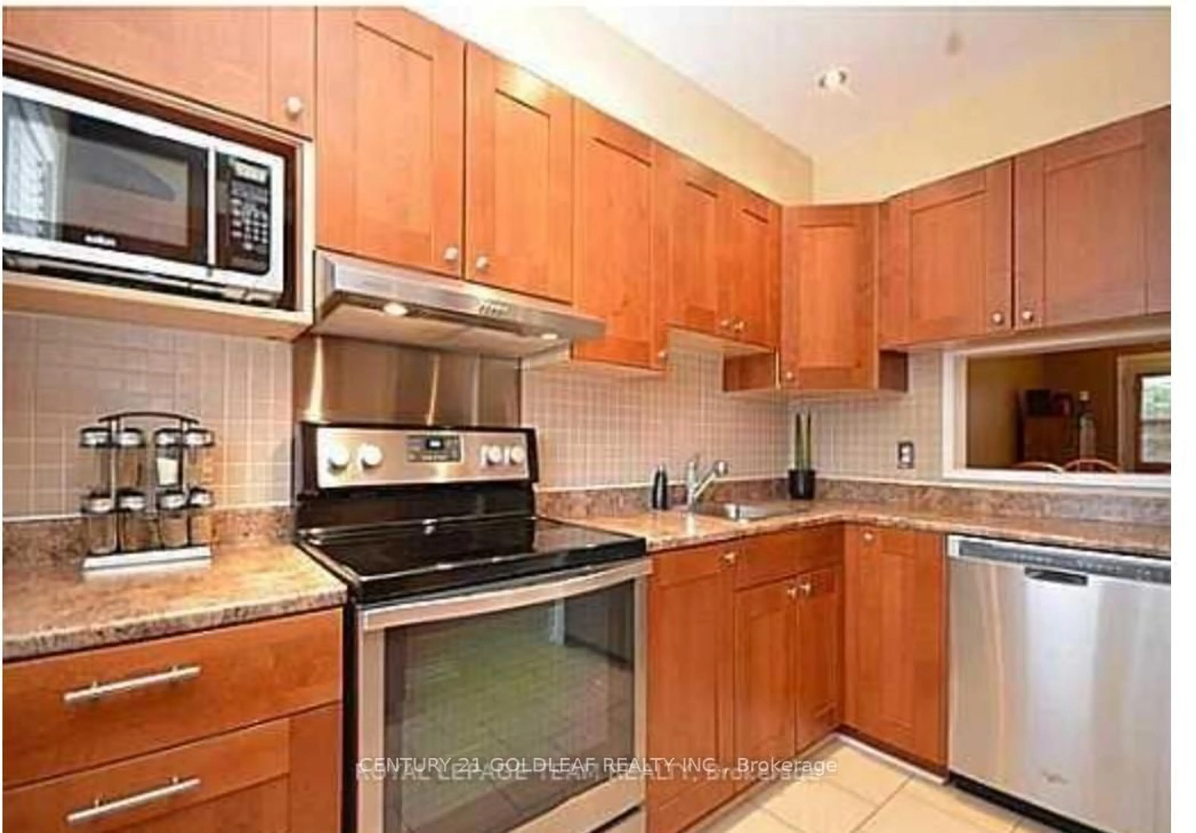 Standard kitchen, unknown for 1342 Cedarcroft Cres, Ottawa Ontario K1B 5C8