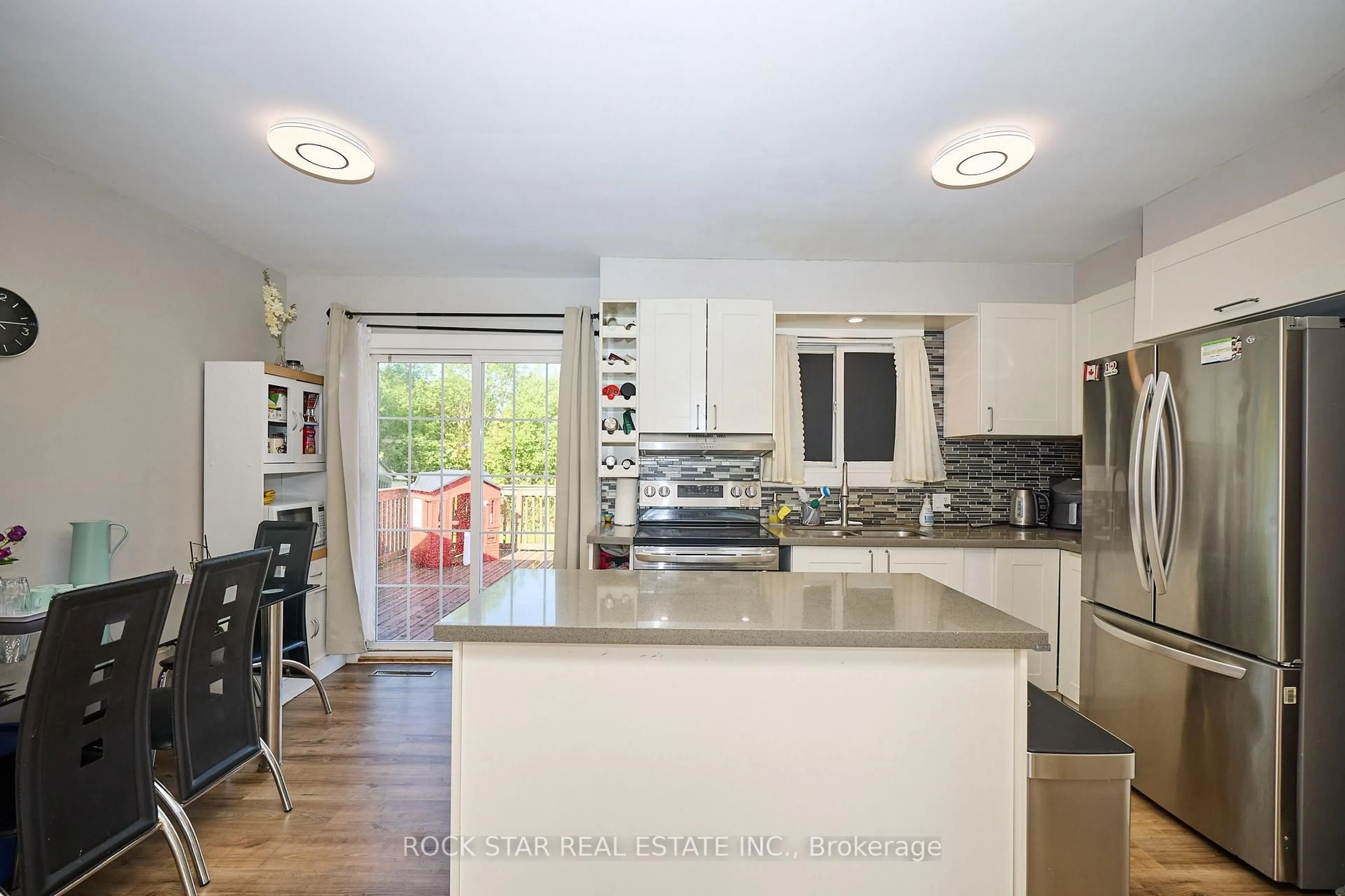 Open concept kitchen, unknown for 100 Jacobson Ave, St. Catharines Ontario L2T 3A3