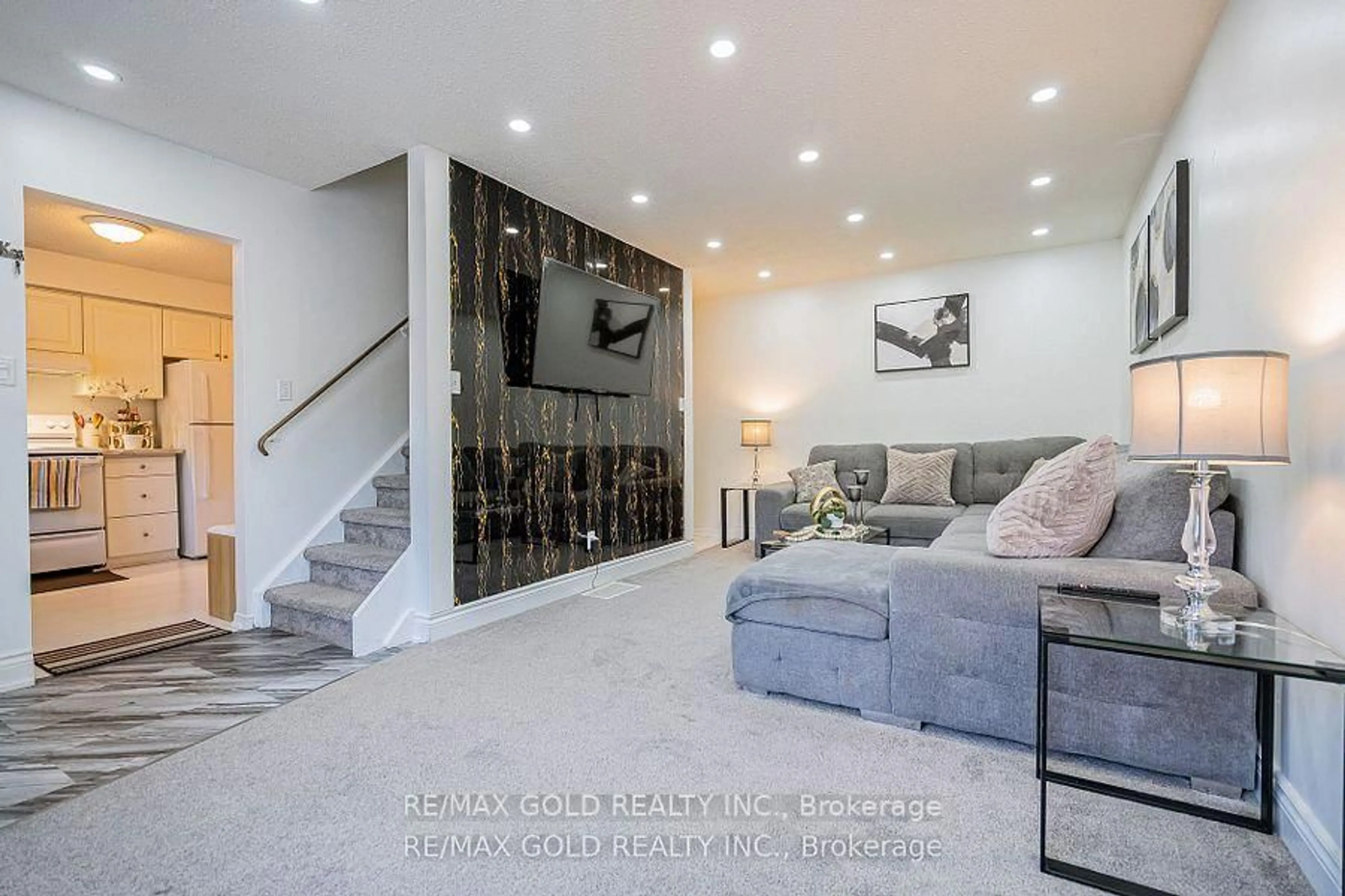 Unknown for 445 Pioneer Dr #4, Kitchener Ontario N2P 1L8