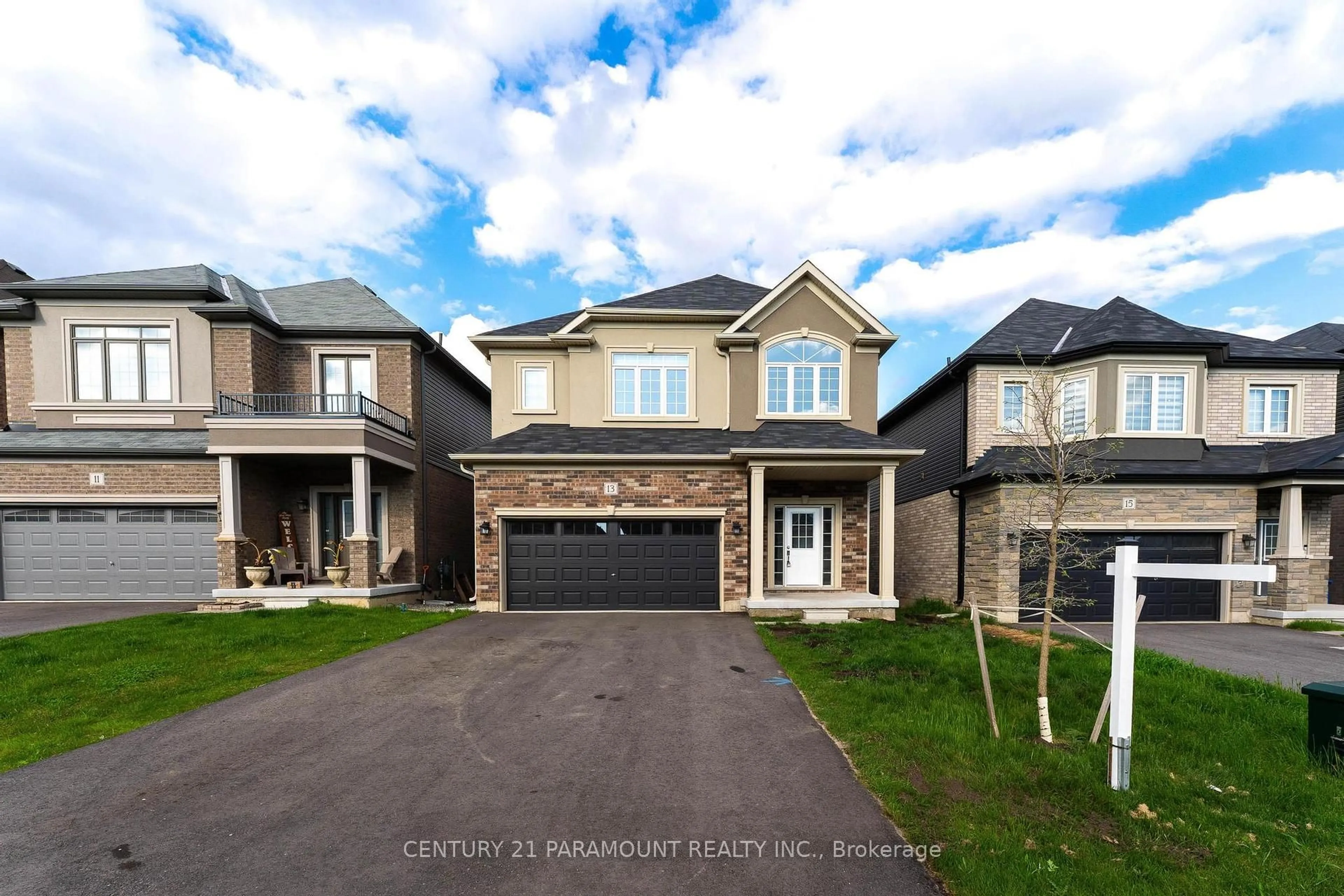 A pic from outside/outdoor area/front of a property/back of a property/a pic from drone, street for 13 Brewis St, Brant Ontario N3L 0L2