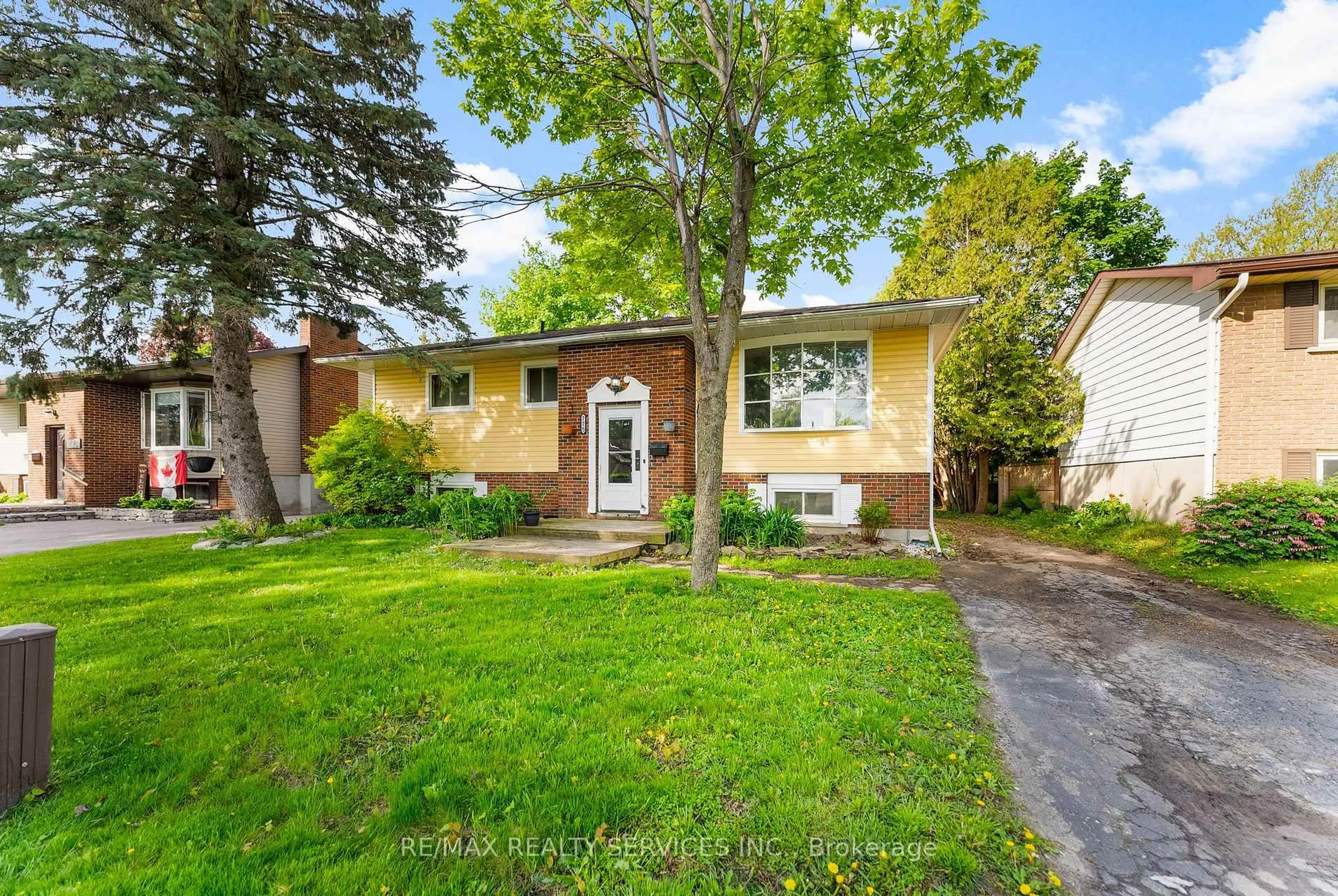 Home with brick exterior material, street for 775 Tupper St, Brockville Ontario K6V 6A1