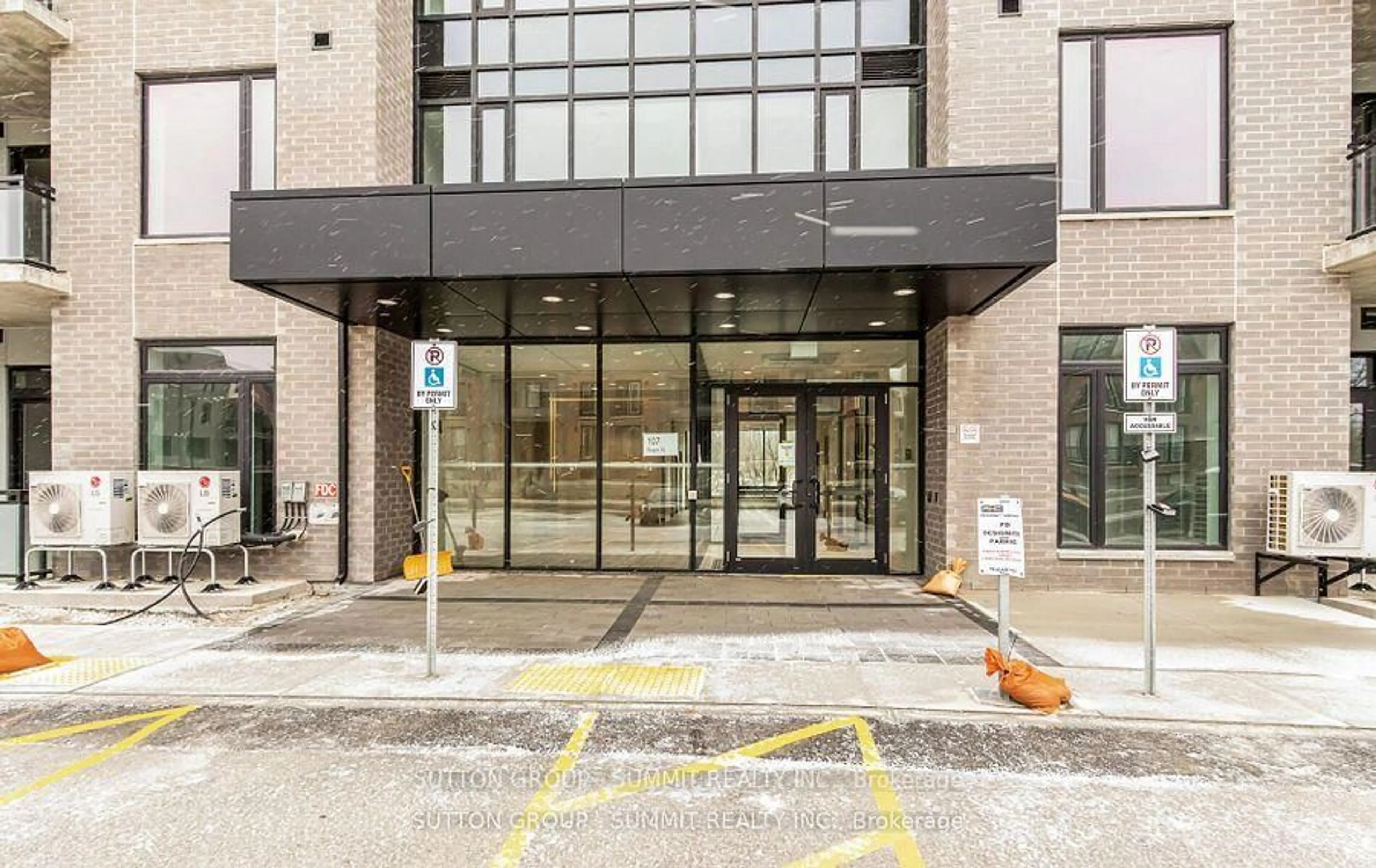 Indoor foyer for 107 Rogers St #208, Waterloo Ontario N2J 0G3