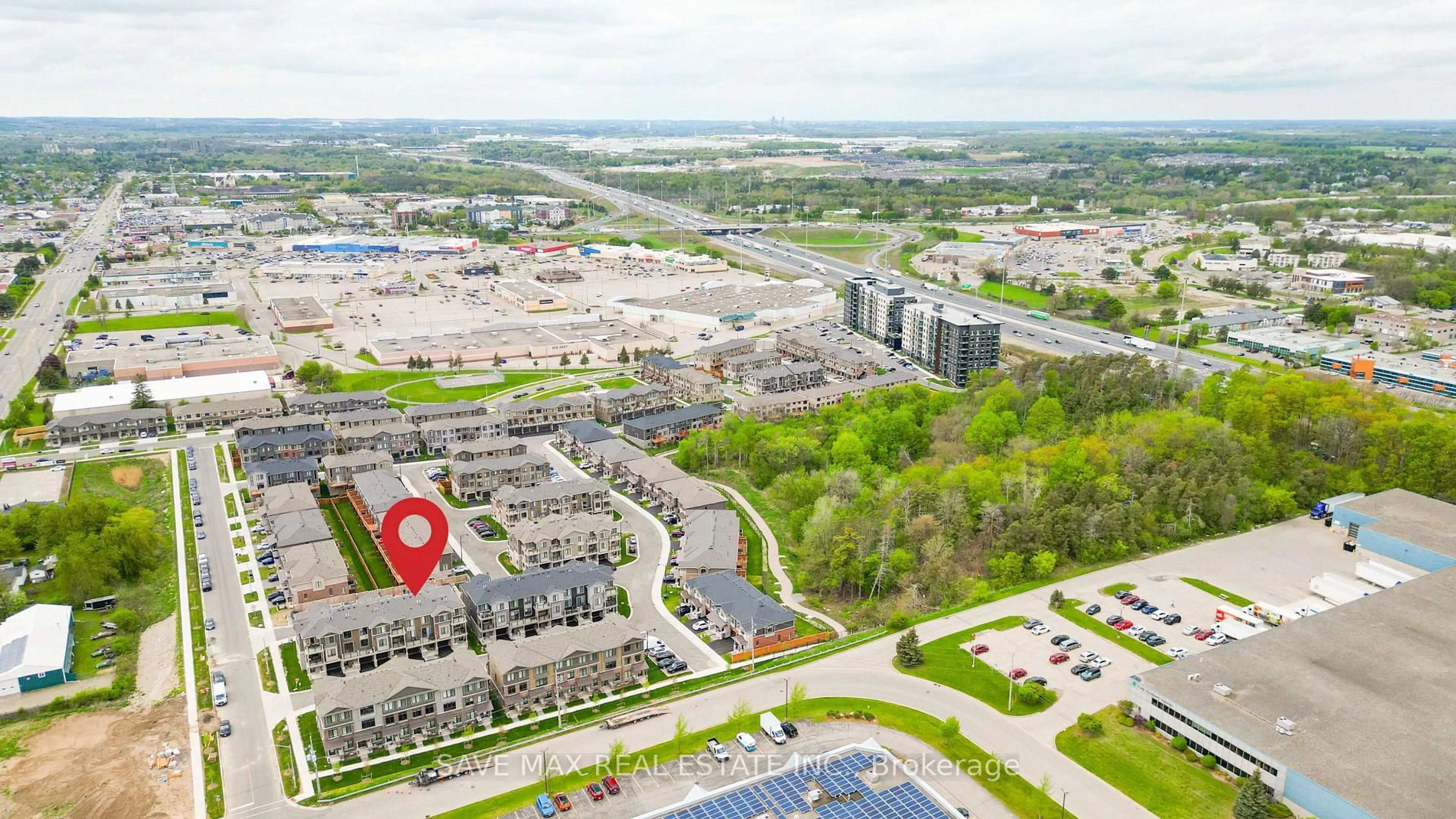 A pic from outside/outdoor area/front of a property/back of a property/a pic from drone, unknown for 10 Birmingham Dr #93, Cambridge Ontario N1R 0C6