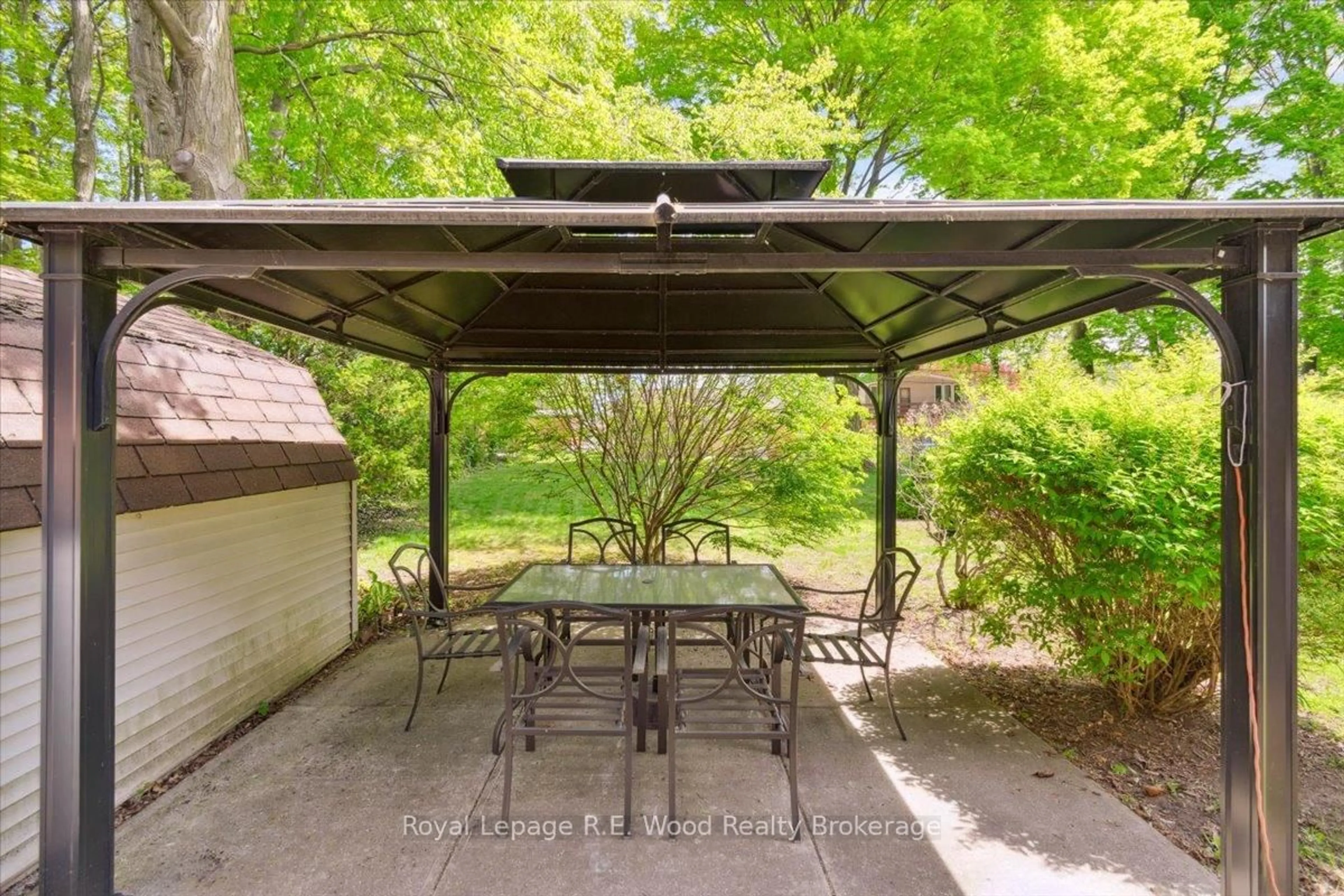 Patio, unknown for 82 Lisgar Ave, Tillsonburg Ontario N4G 3K9