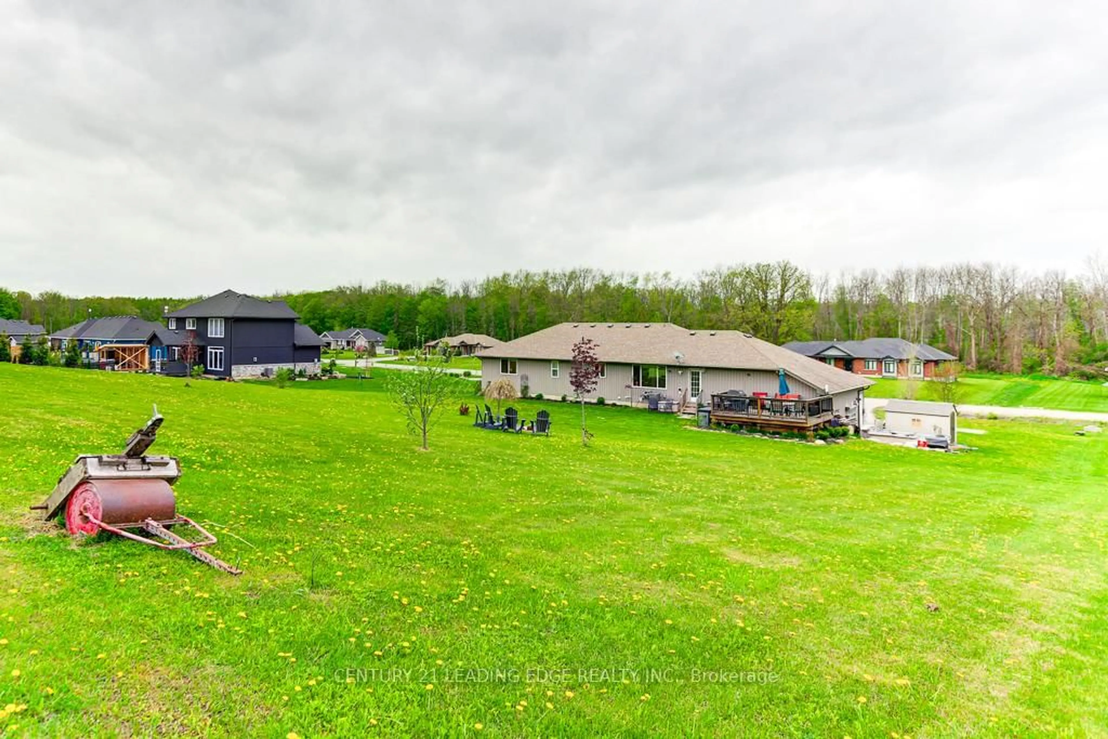 A pic from outside/outdoor area/front of a property/back of a property/a pic from drone, water/lake/river/ocean view for 138 Hiddenvalley Dr, Belleville Ontario K0K 2V0