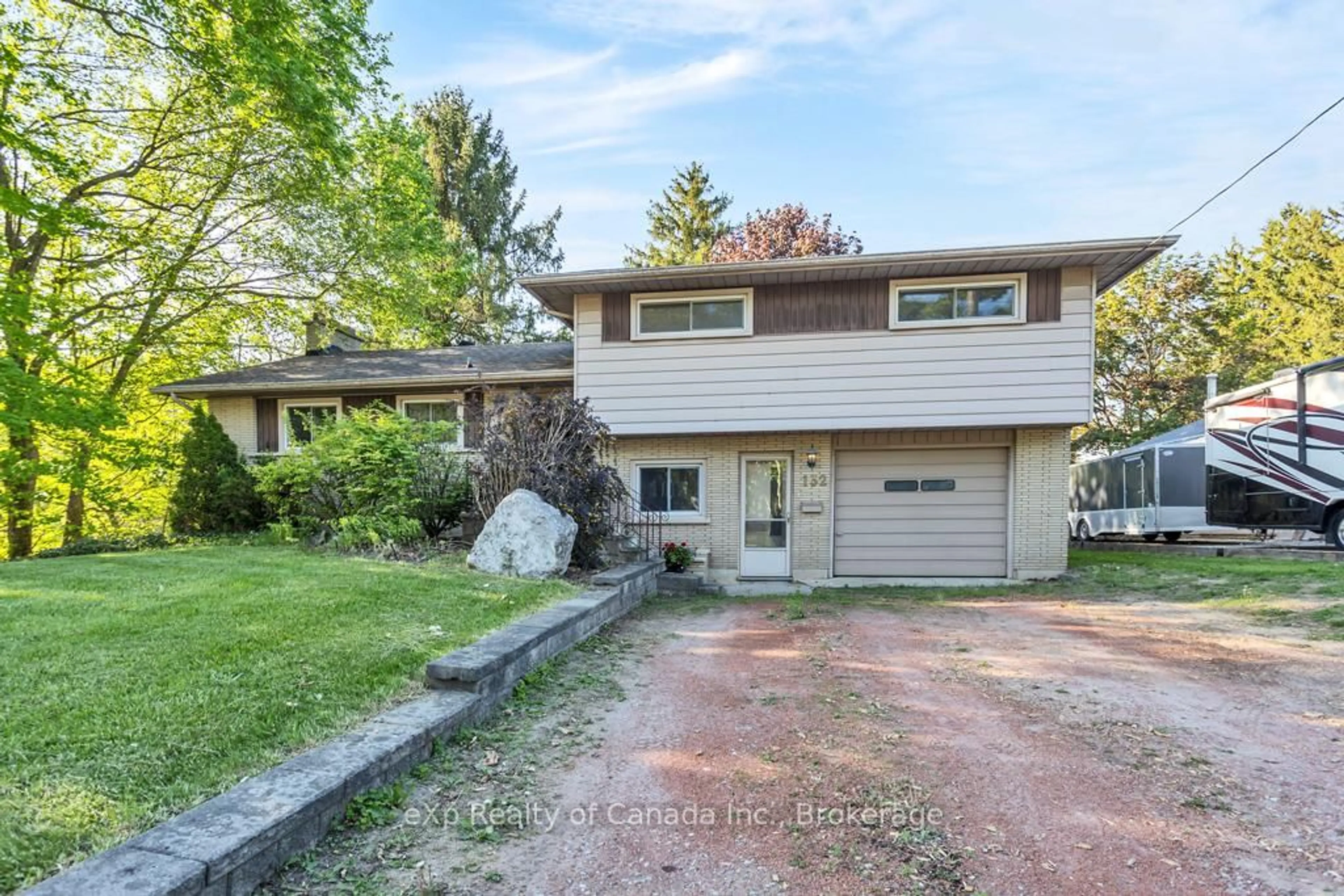 Home with vinyl exterior material, street for 132 North St, Tillsonburg Ontario N4G 1B5