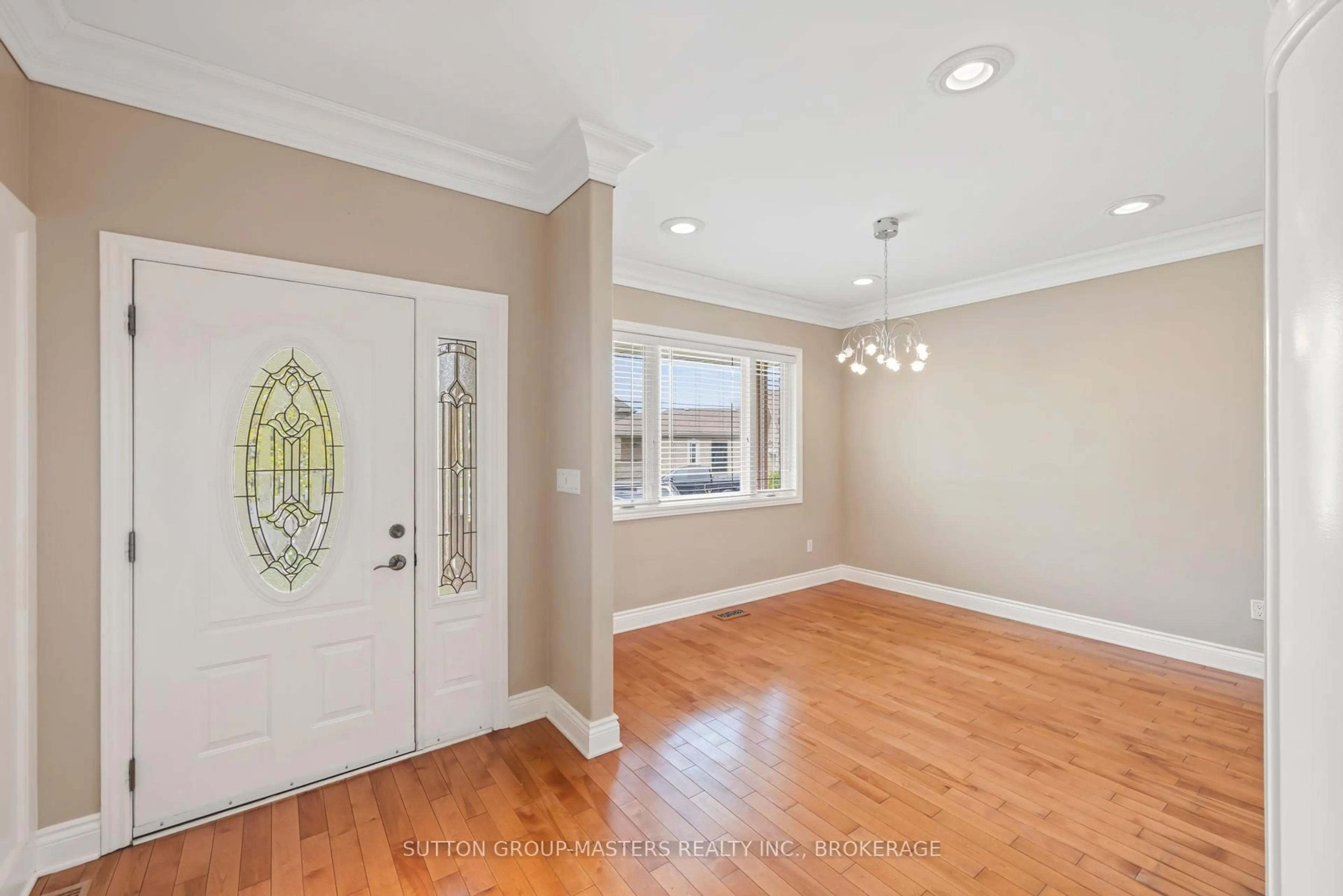 Indoor entryway for 221 Amy Lynn Dr, Loyalist Ontario K7K 2A3