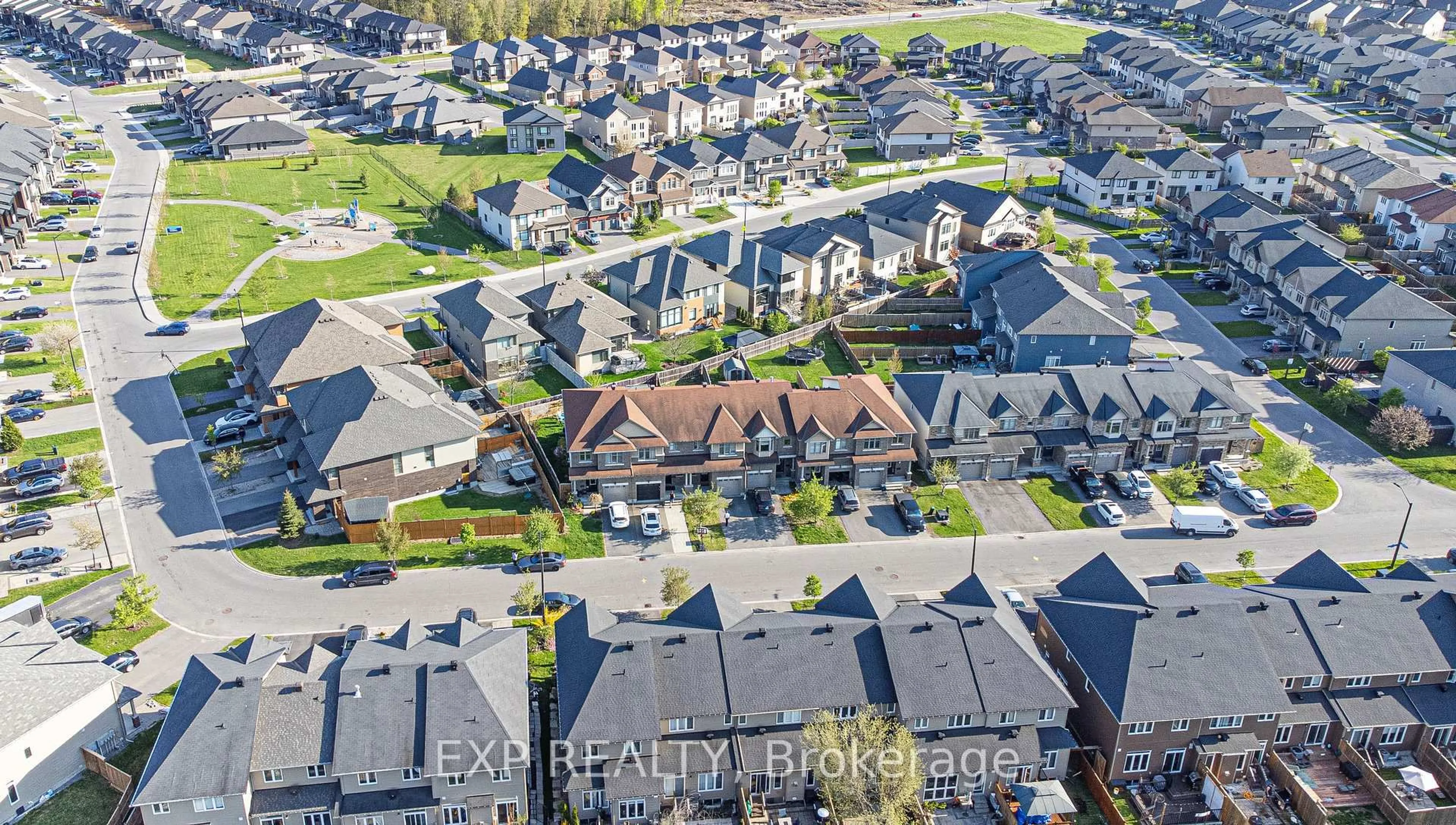A pic from outside/outdoor area/front of a property/back of a property/a pic from drone, street for 137 Hawkeswood Dr, Ottawa Ontario K4M 0E6