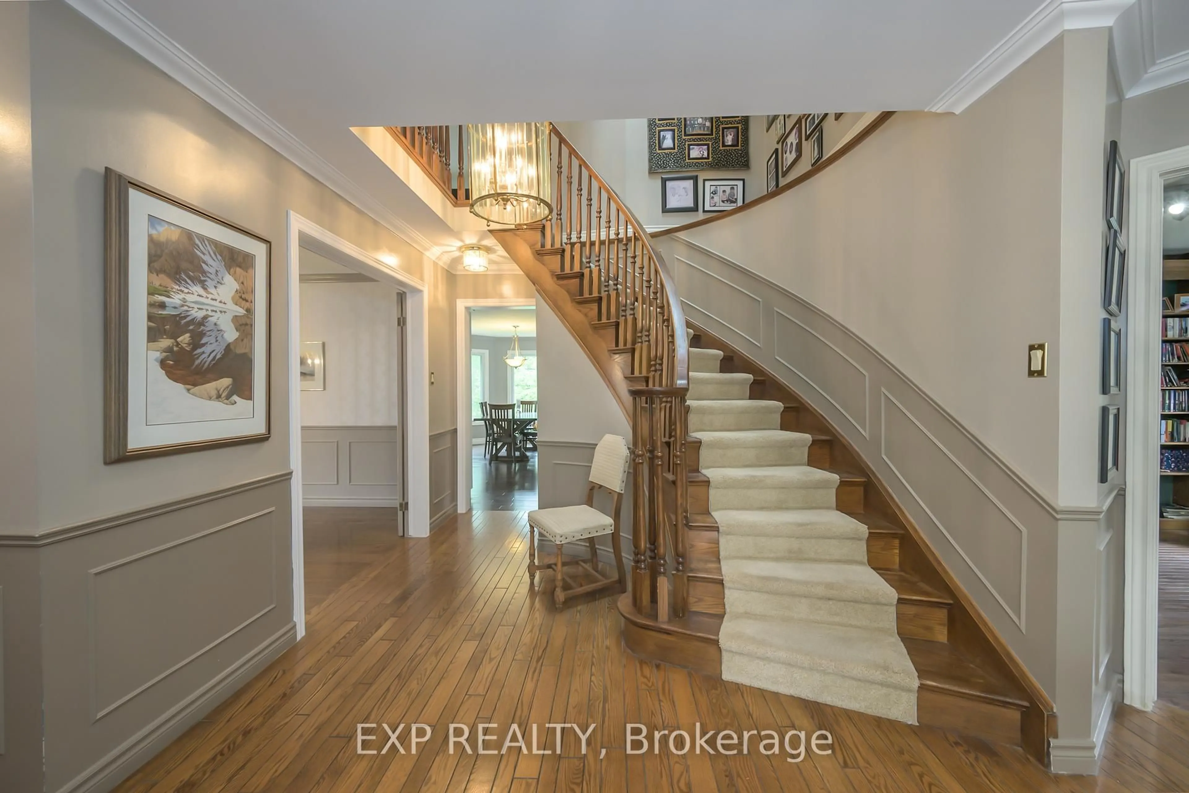Indoor entryway for 43 Glenridge Cres, London North Ontario N6G 4W5