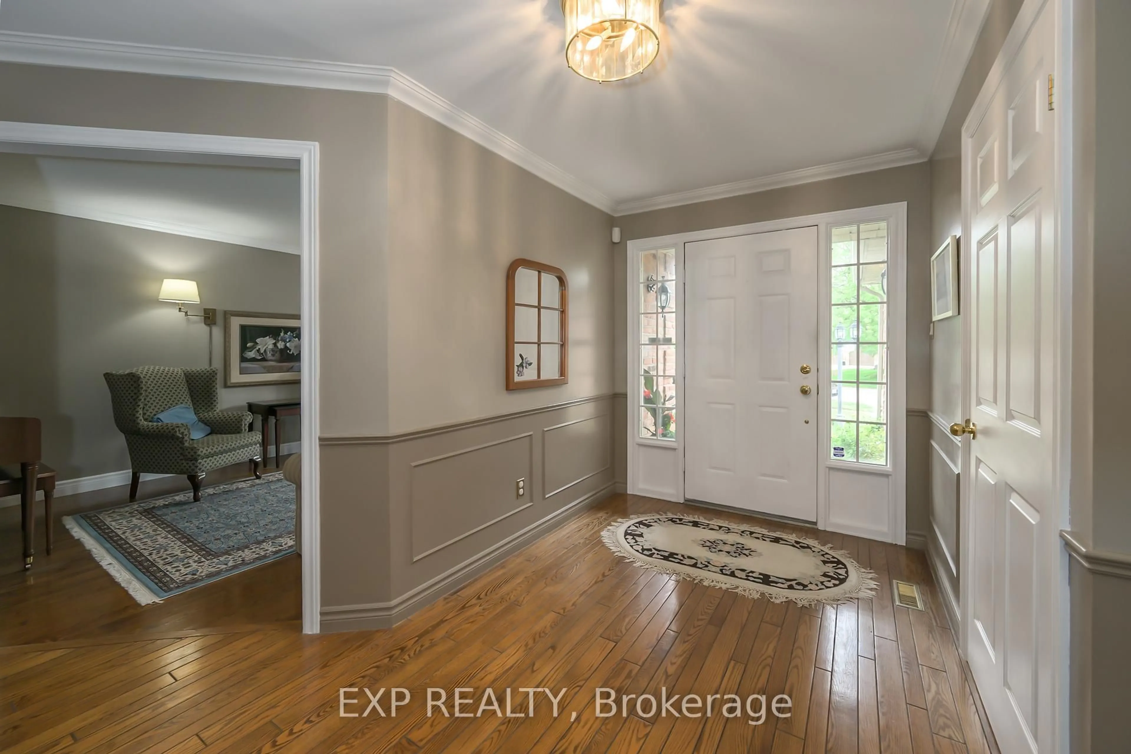 Indoor entryway for 43 Glenridge Cres, London North Ontario N6G 4W5