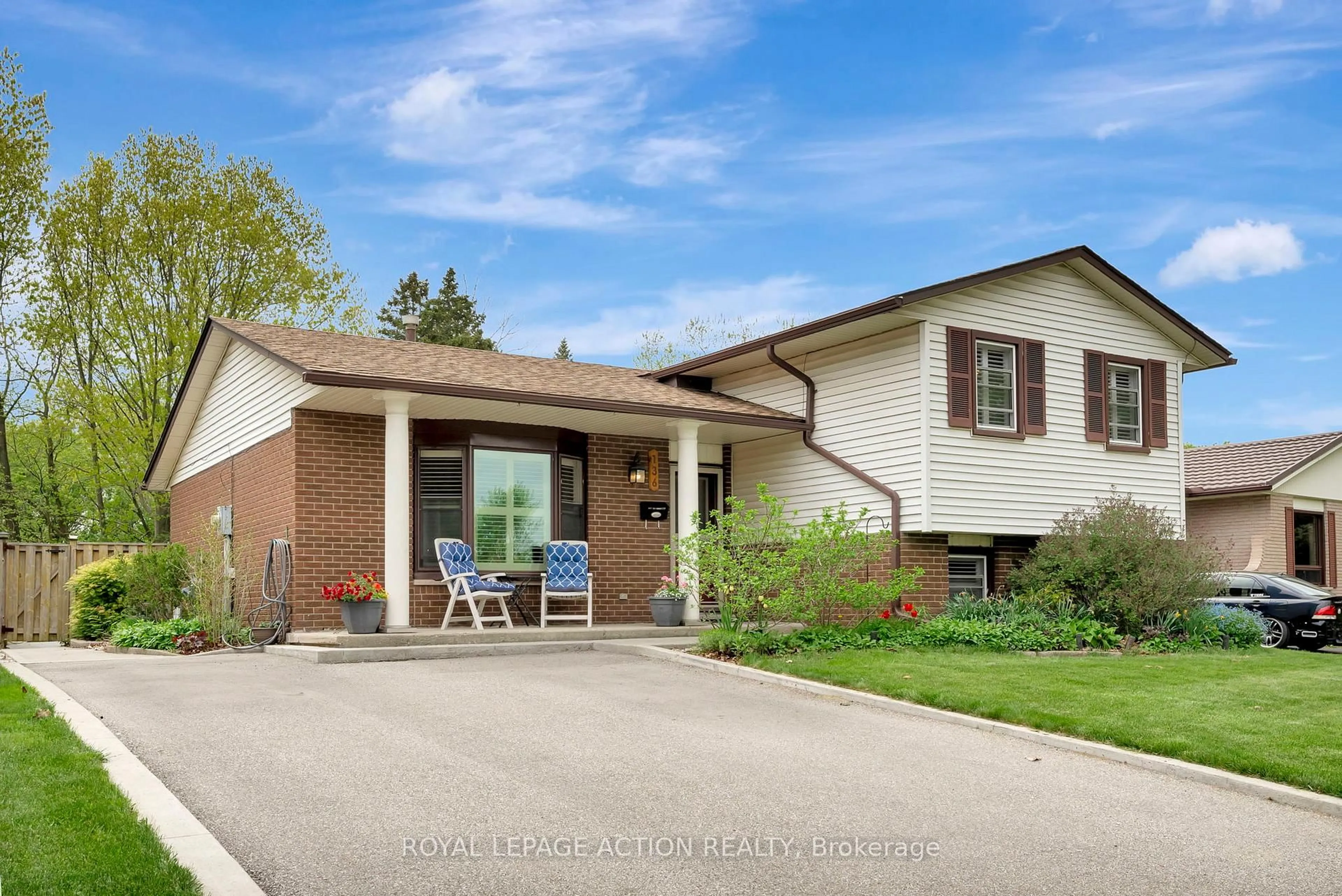 Home with brick exterior material, street for 136 Brantwood Park Rd, Brantford Ontario N3P 1G3