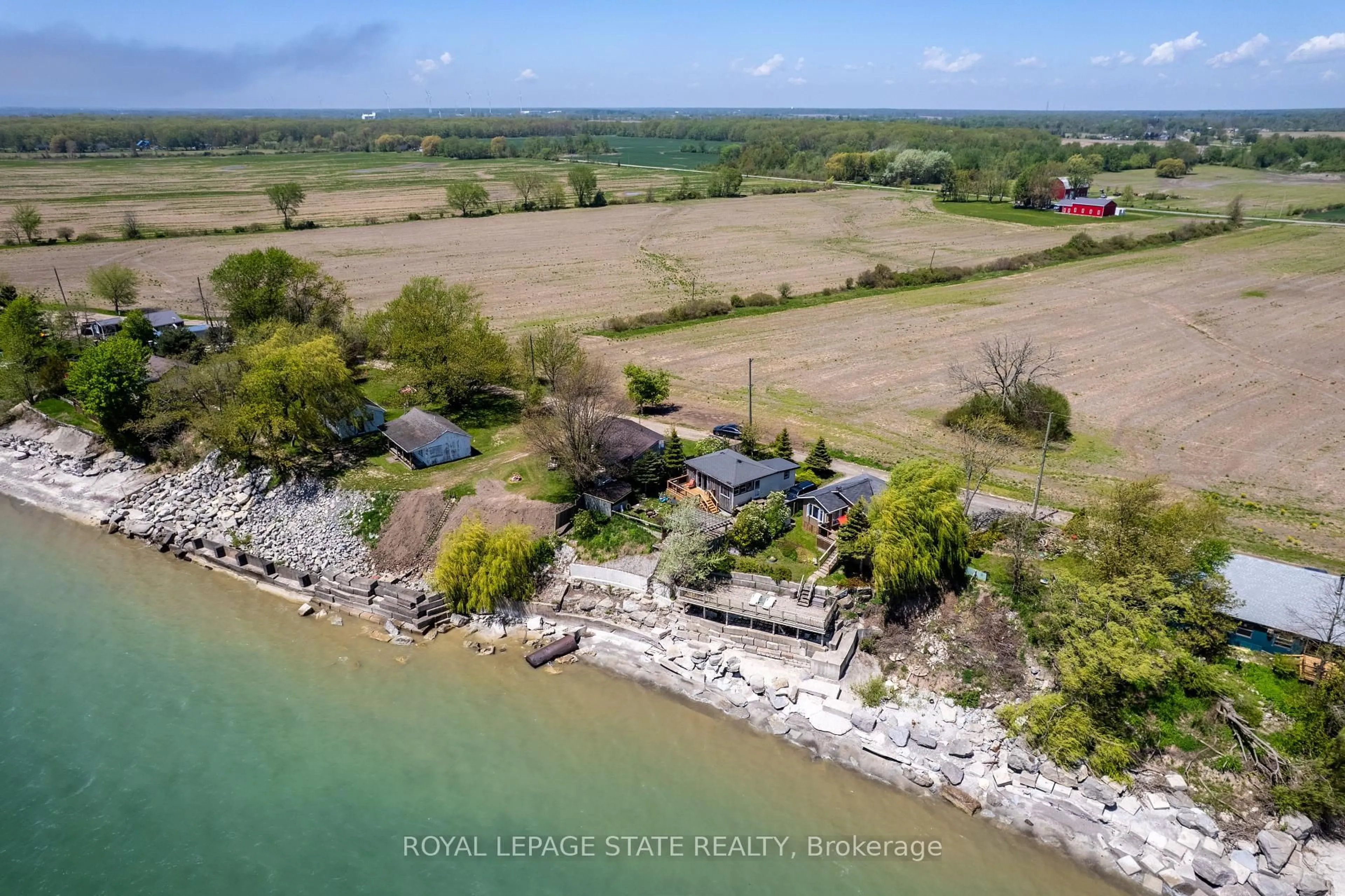 A pic from outside/outdoor area/front of a property/back of a property/a pic from drone, water/lake/river/ocean view for 33 Gull Line, Haldimand Ontario N0A 1K0