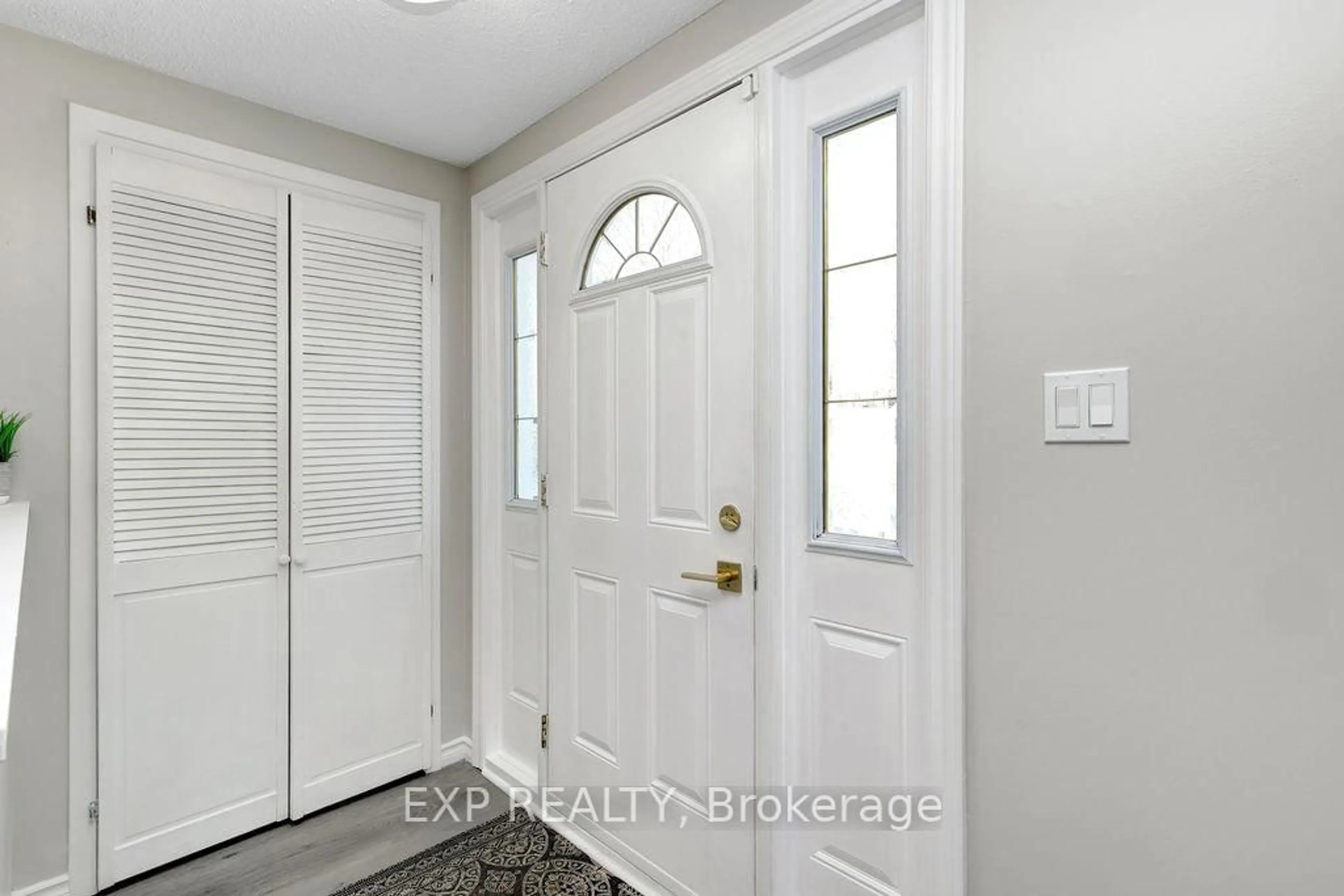 Indoor entryway for 6588 Vista John N/A, Greely Ontario K4P 1C8