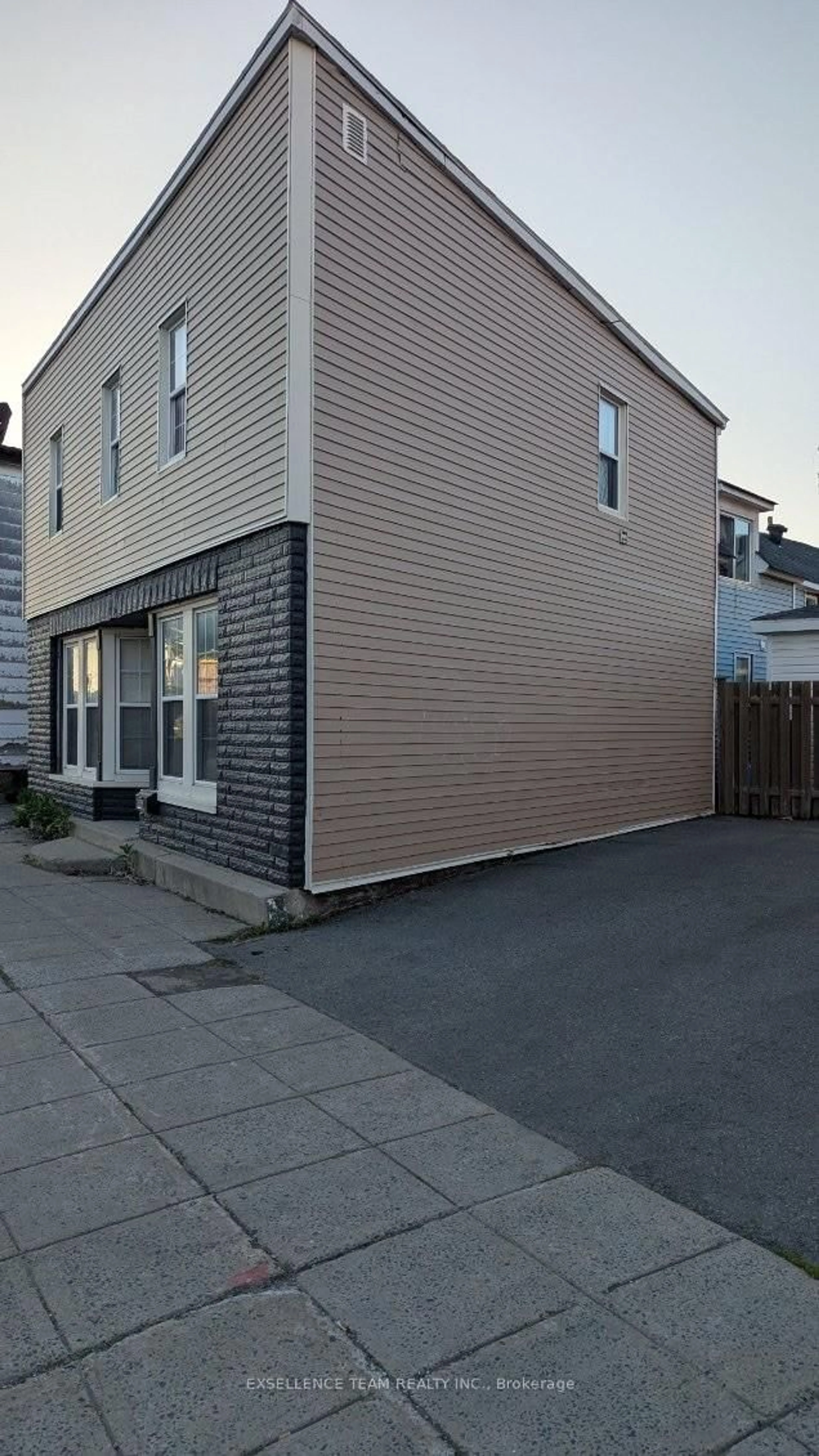 Unknown for 166 Montreal Rd, Cornwall Ontario K6H 1B3
