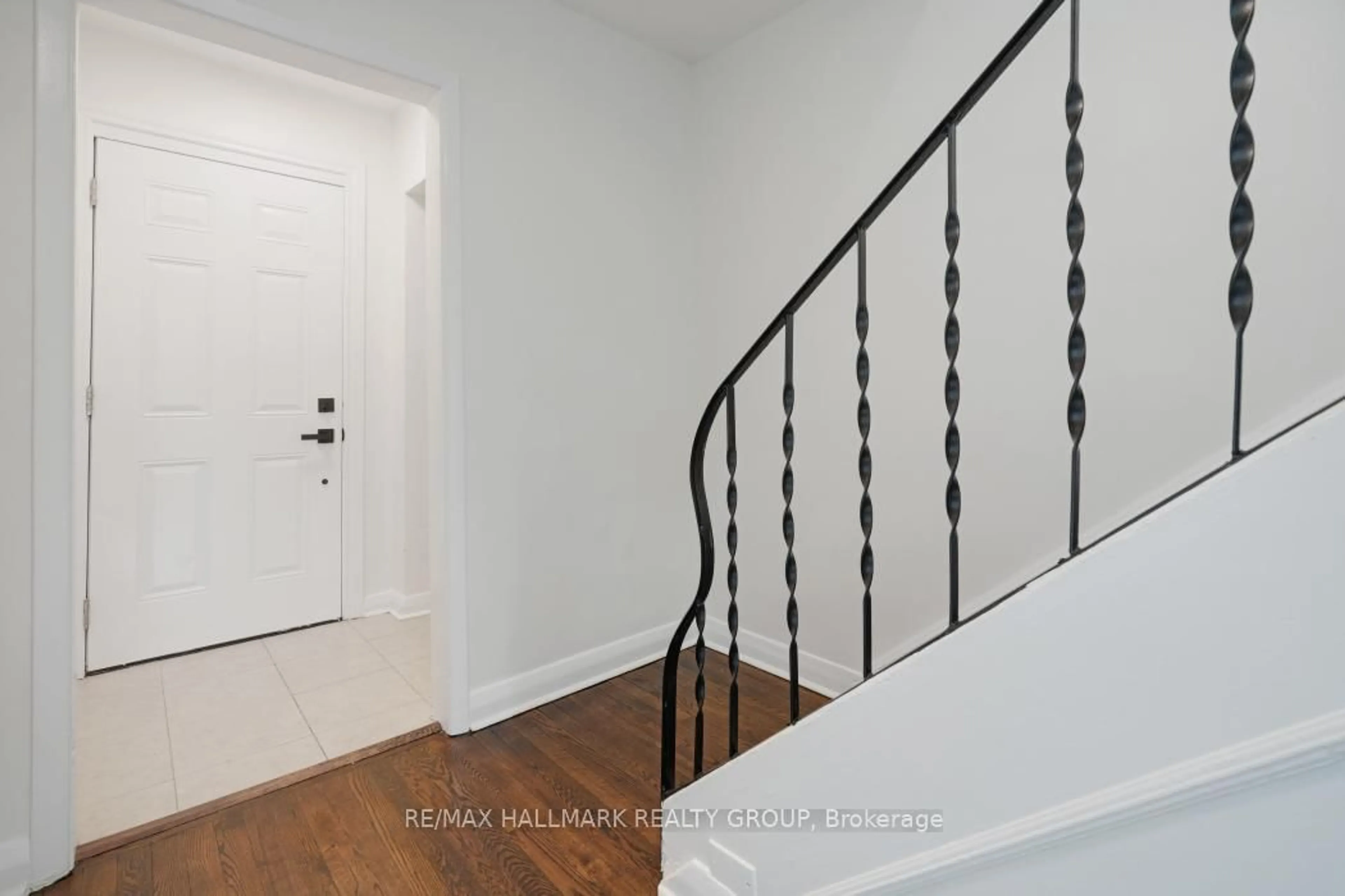 Stairs for 1387 Morisset Ave, Ottawa Ontario K1Z 8H2