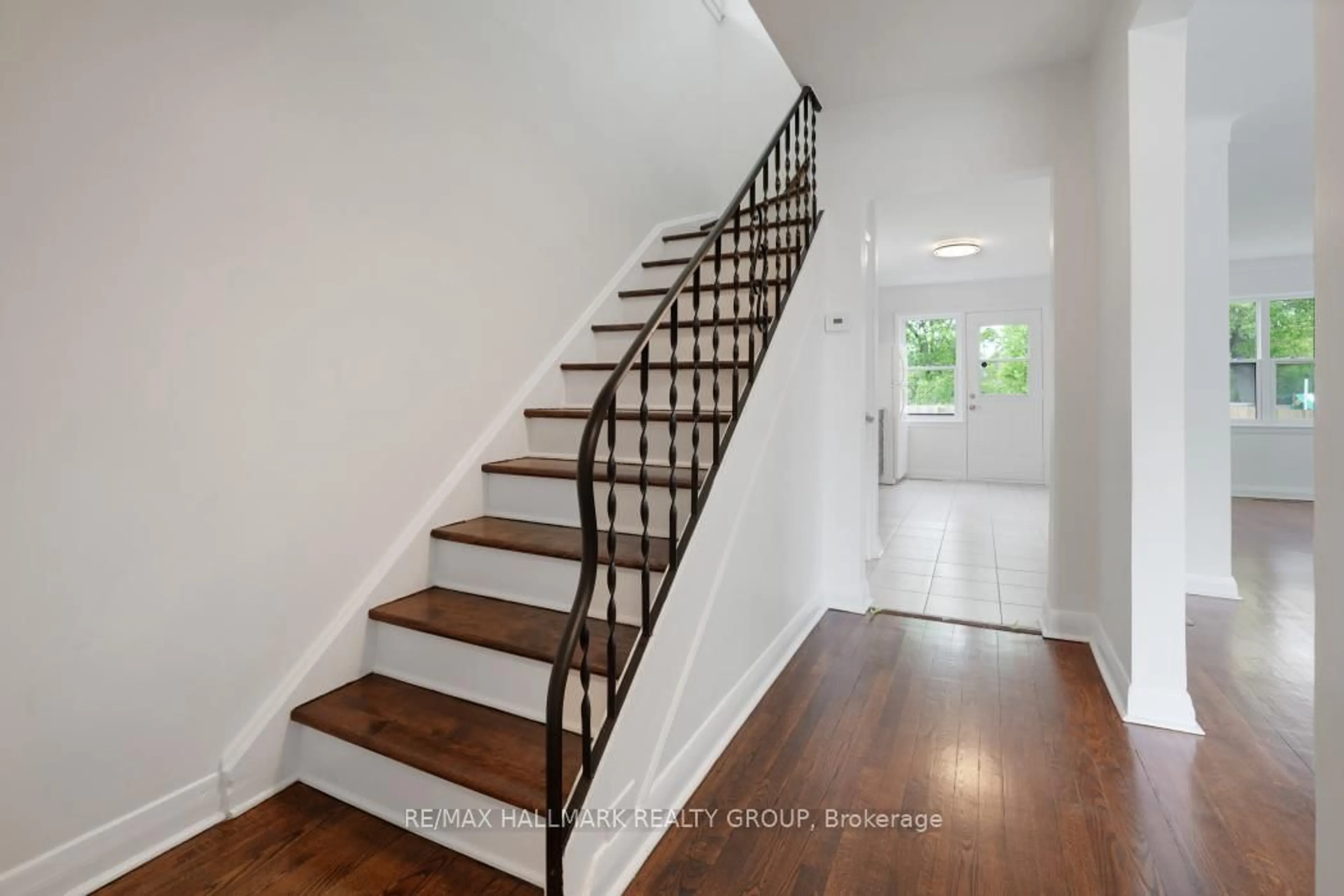 Stairs for 1387 Morisset Ave, Ottawa Ontario K1Z 8H2