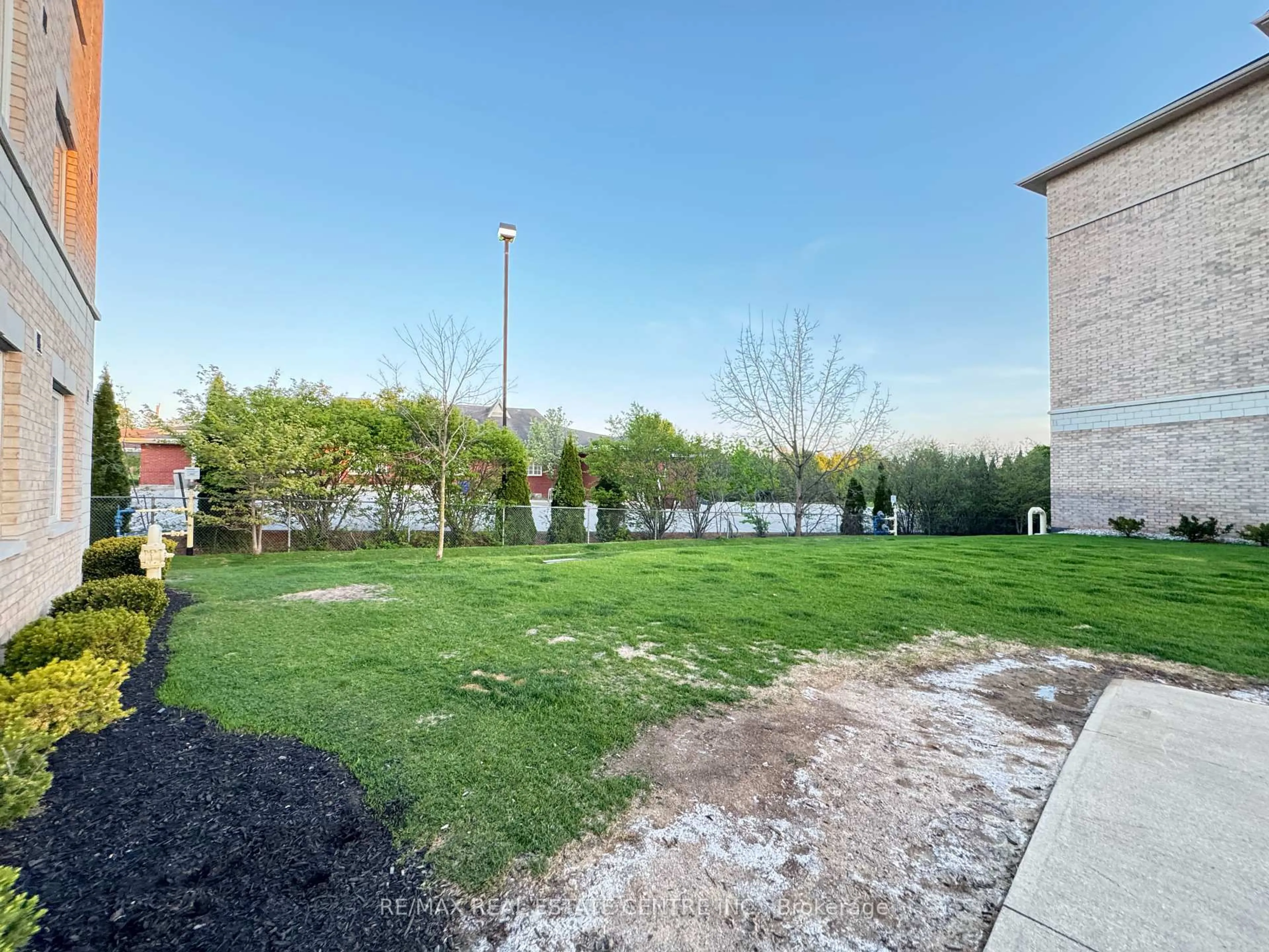 A pic from outside/outdoor area/front of a property/back of a property/a pic from drone, street for 1083 Gordon St #111, Guelph Ontario N1G 0E8