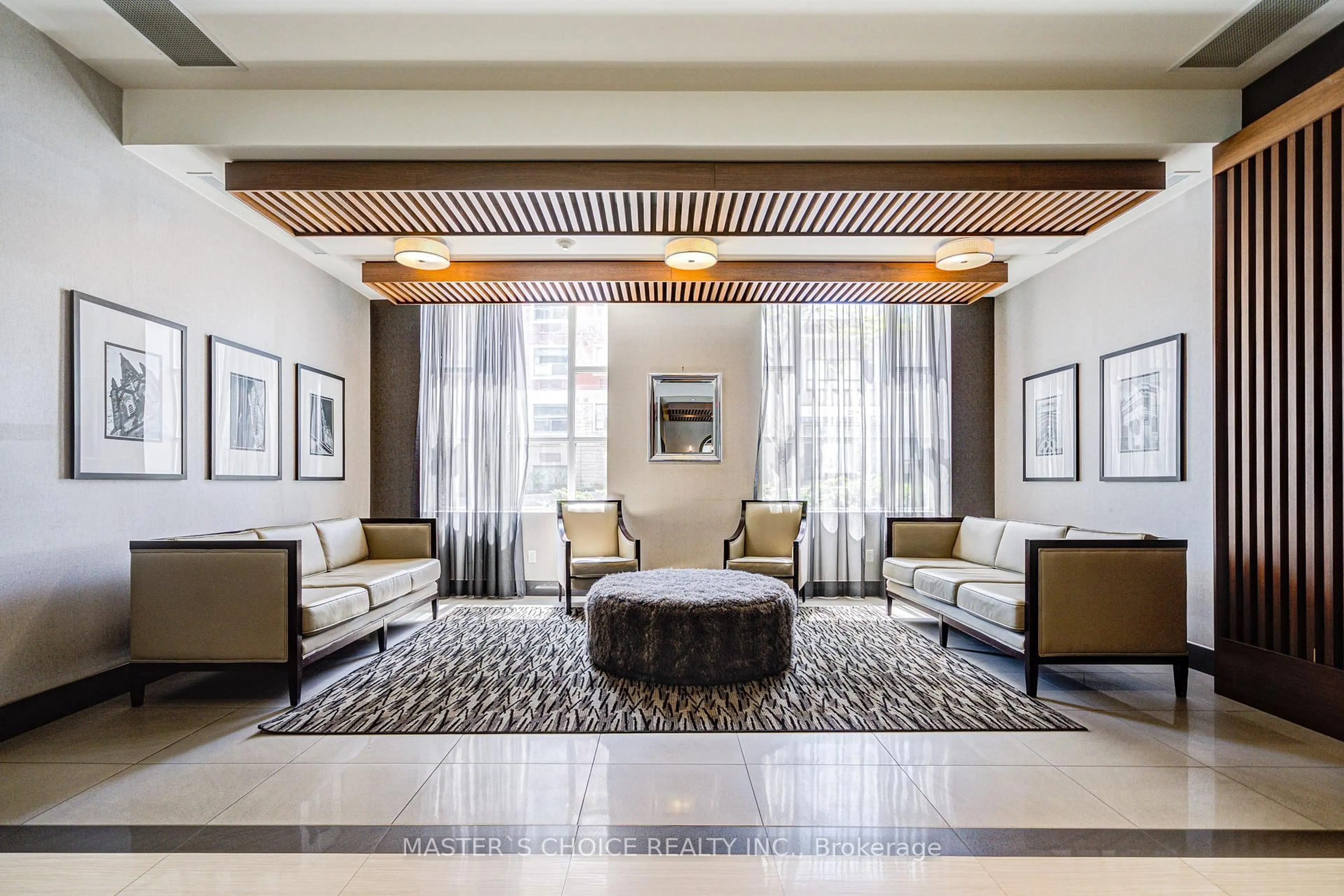 Lobby for 150 Main St #906, Hamilton Ontario L8P 1H8
