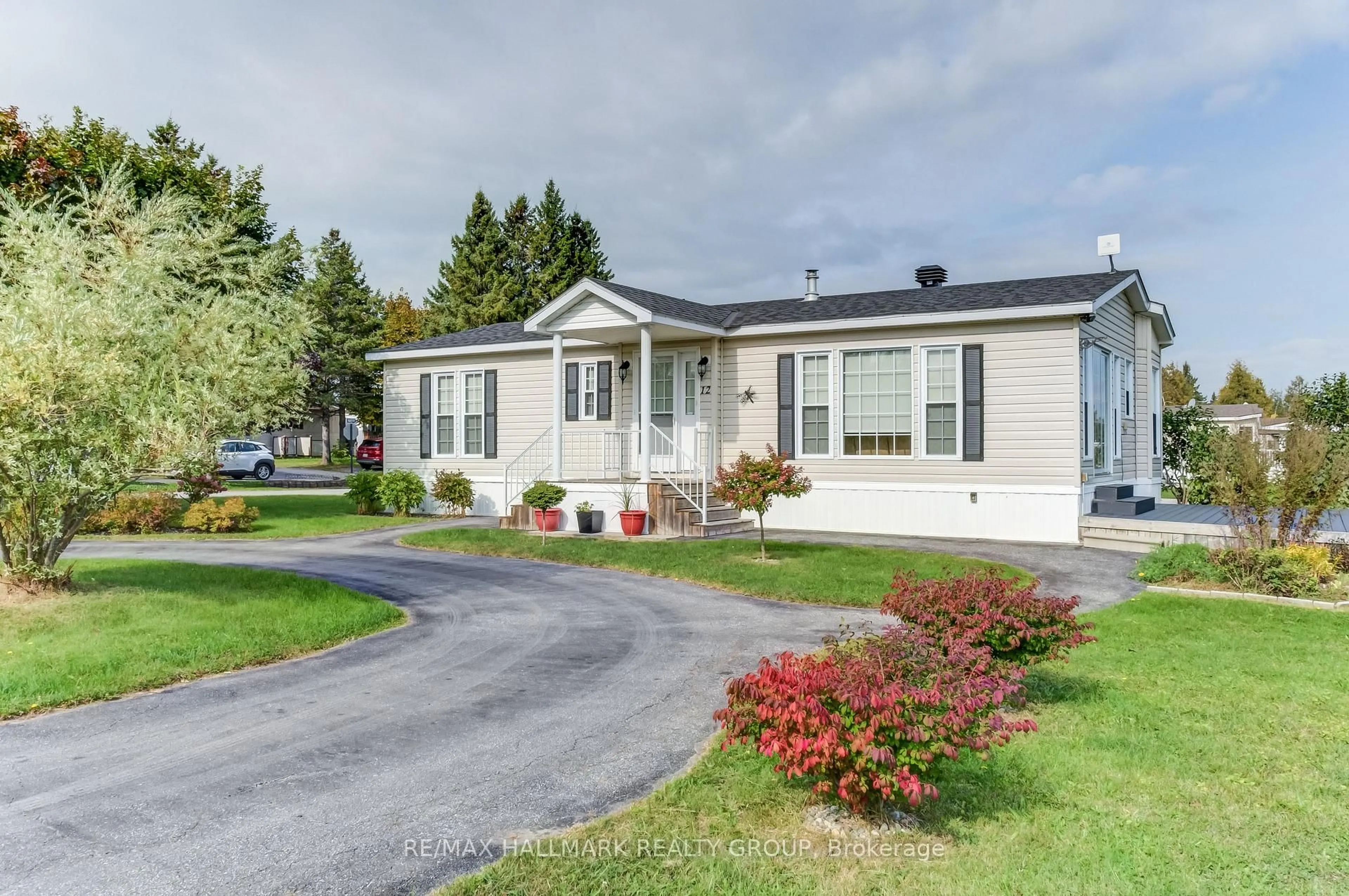 Home with vinyl exterior material, street for 12 Seaborne Private, Ashton Ontario K0A 1B0
