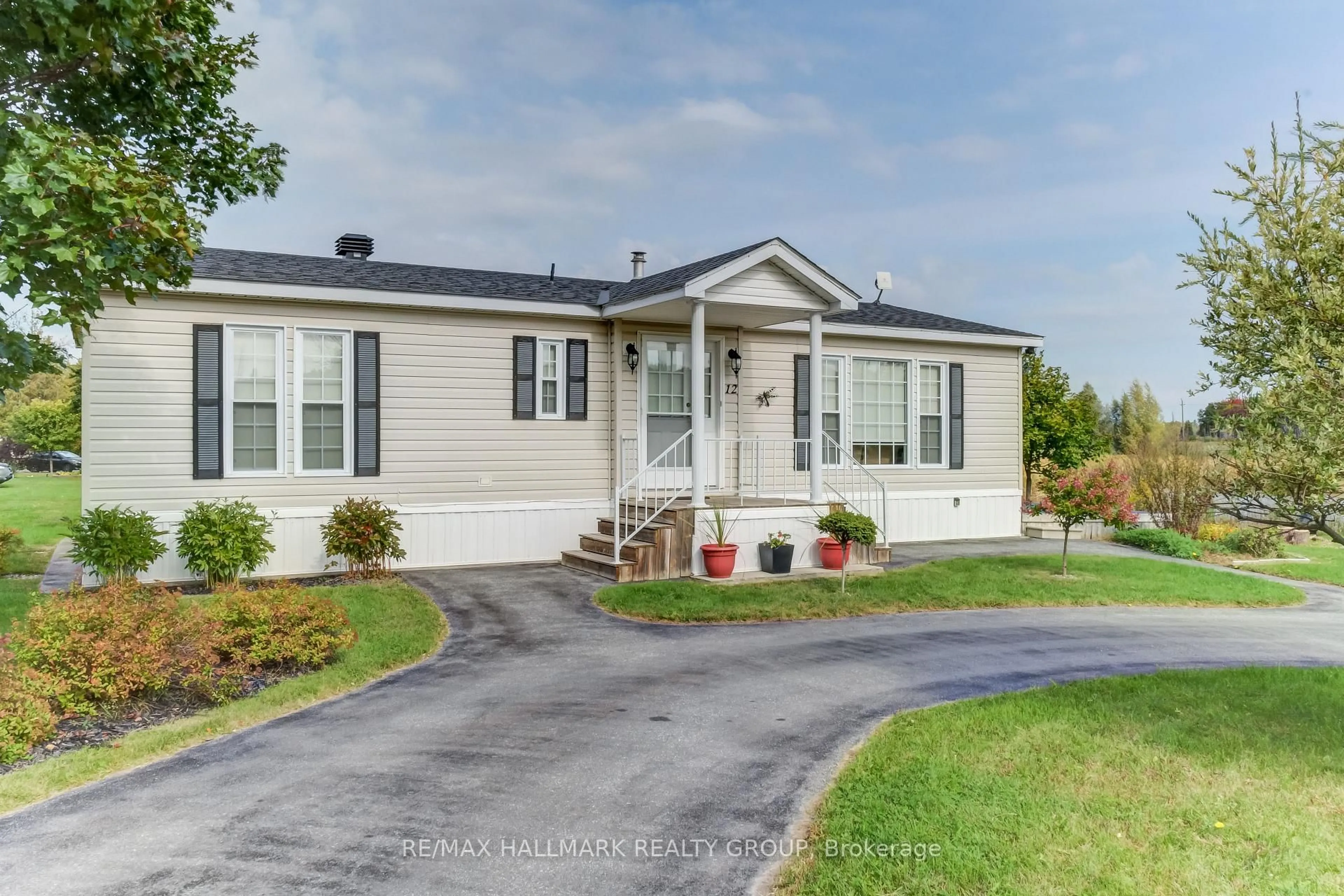 Home with vinyl exterior material, street for 12 Seaborne Private, Ashton Ontario K0A 1B0