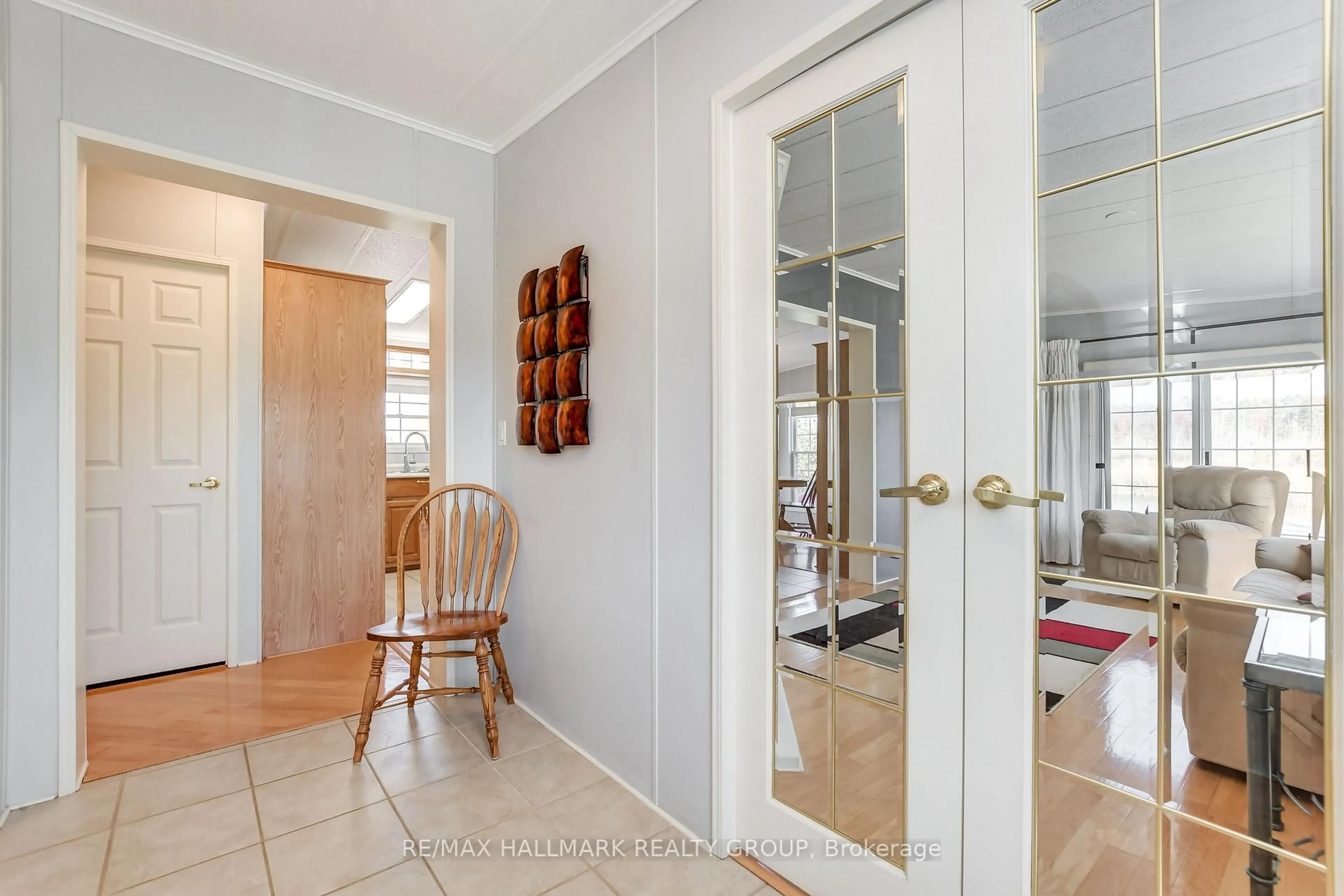 Indoor entryway for 12 Seaborne Private, Ashton Ontario K0A 1B0