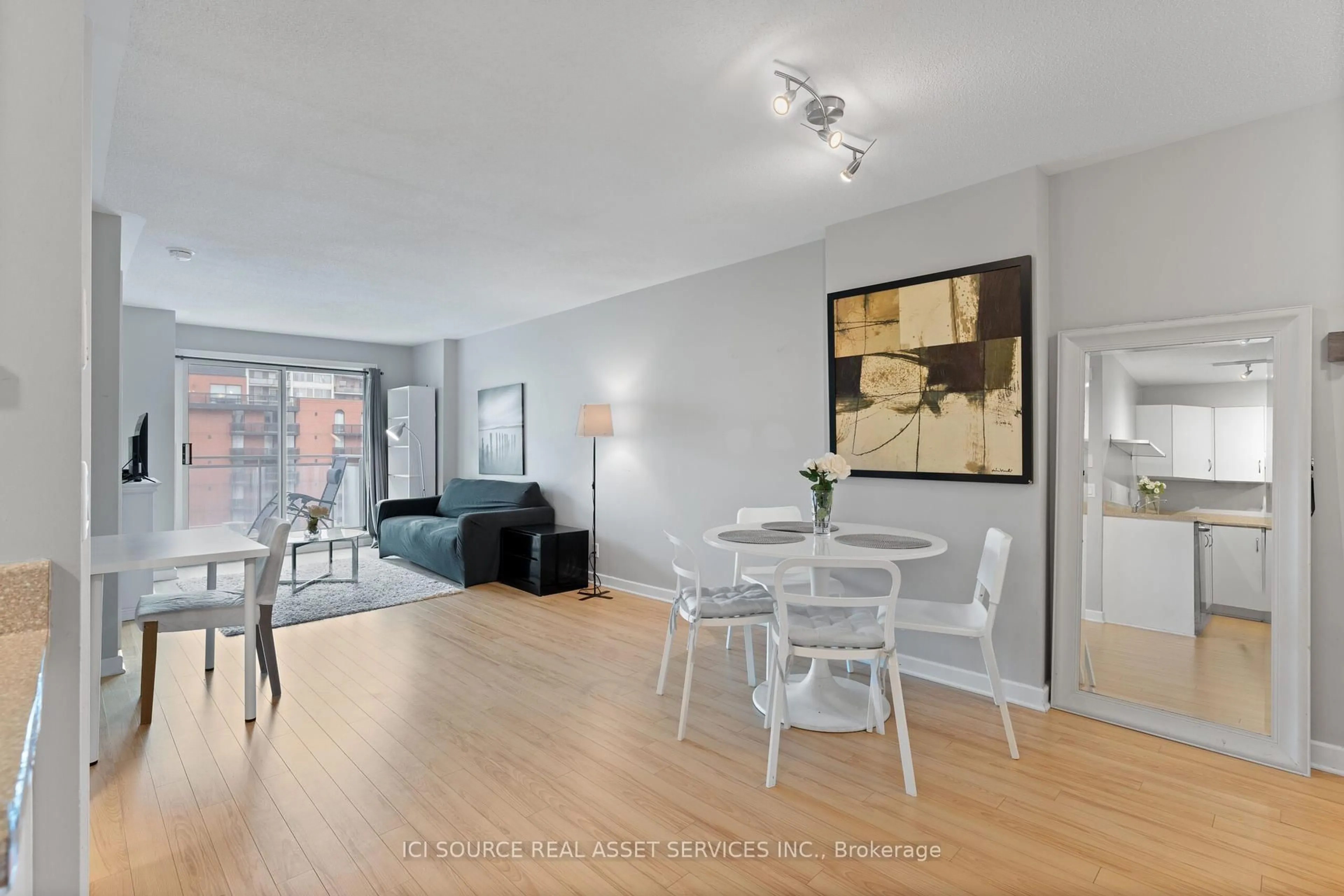 Living room with furniture, unknown for 138 Somerset St #812, Ottawa Ontario K2P 0A3