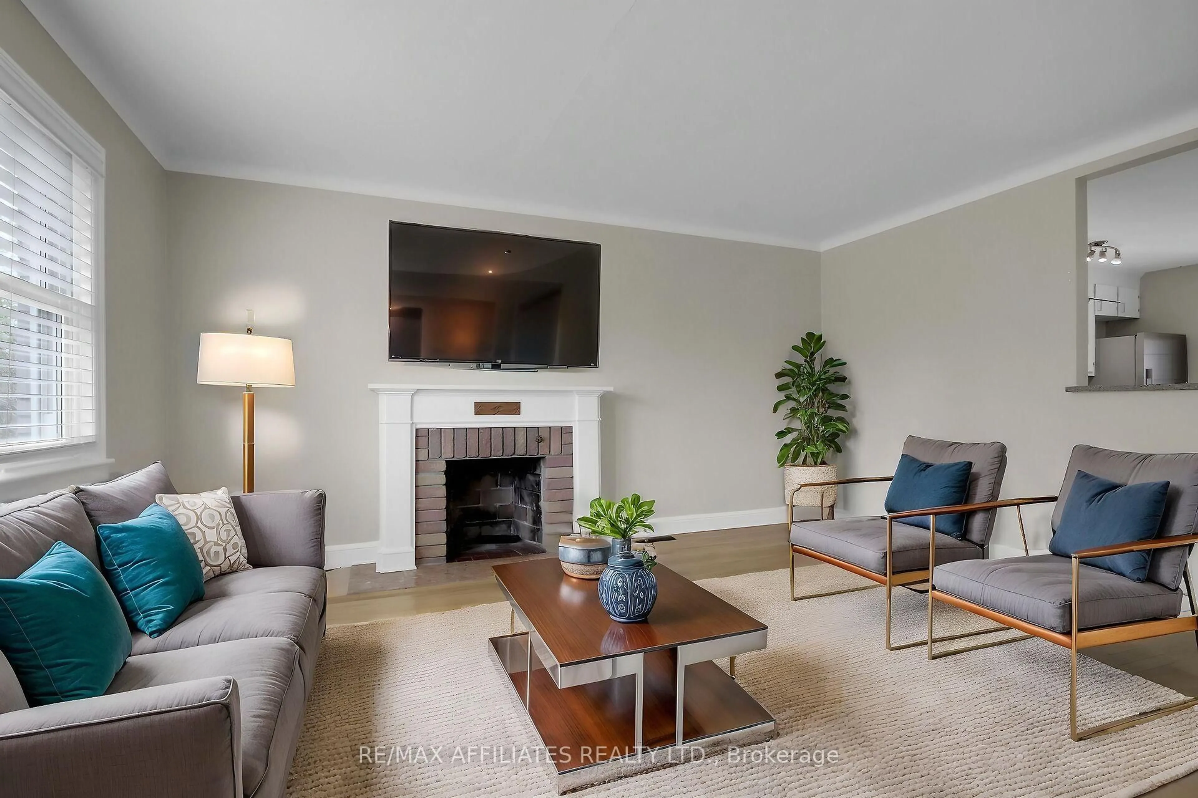 Living room with furniture, unknown for 312 Mountbatten Ave, Ottawa Ontario K1H 5W3