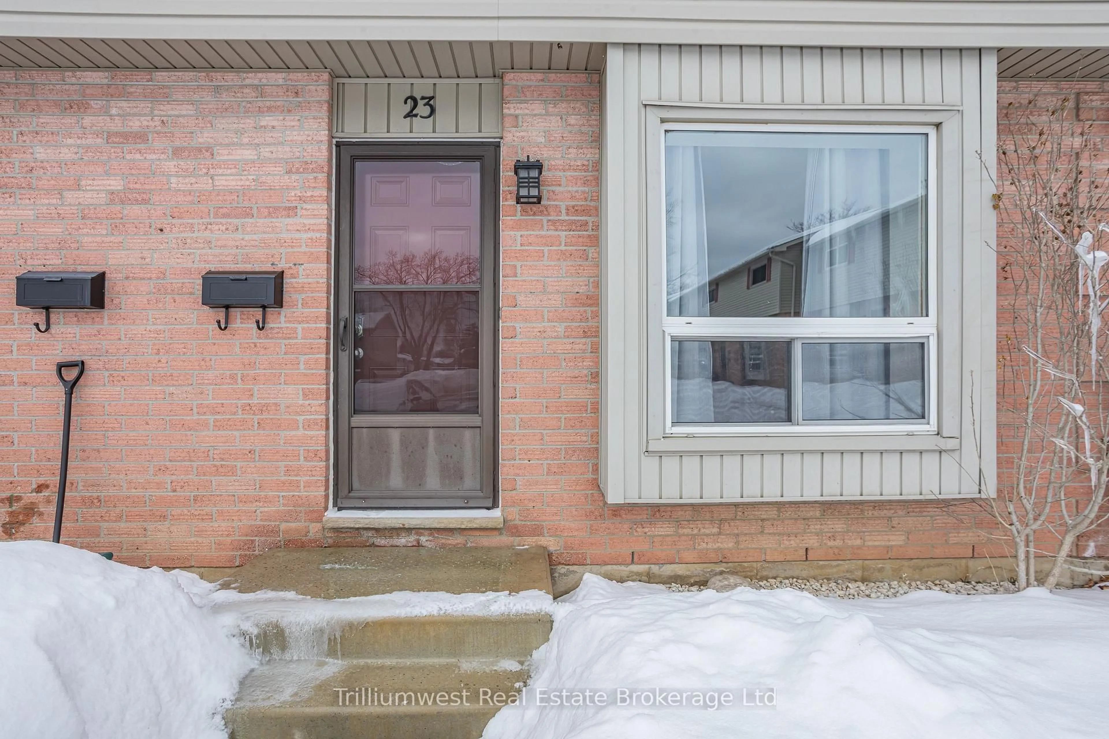 Indoor entryway for 1200 Cheapside St #23, London East Ontario N5Y 5J6