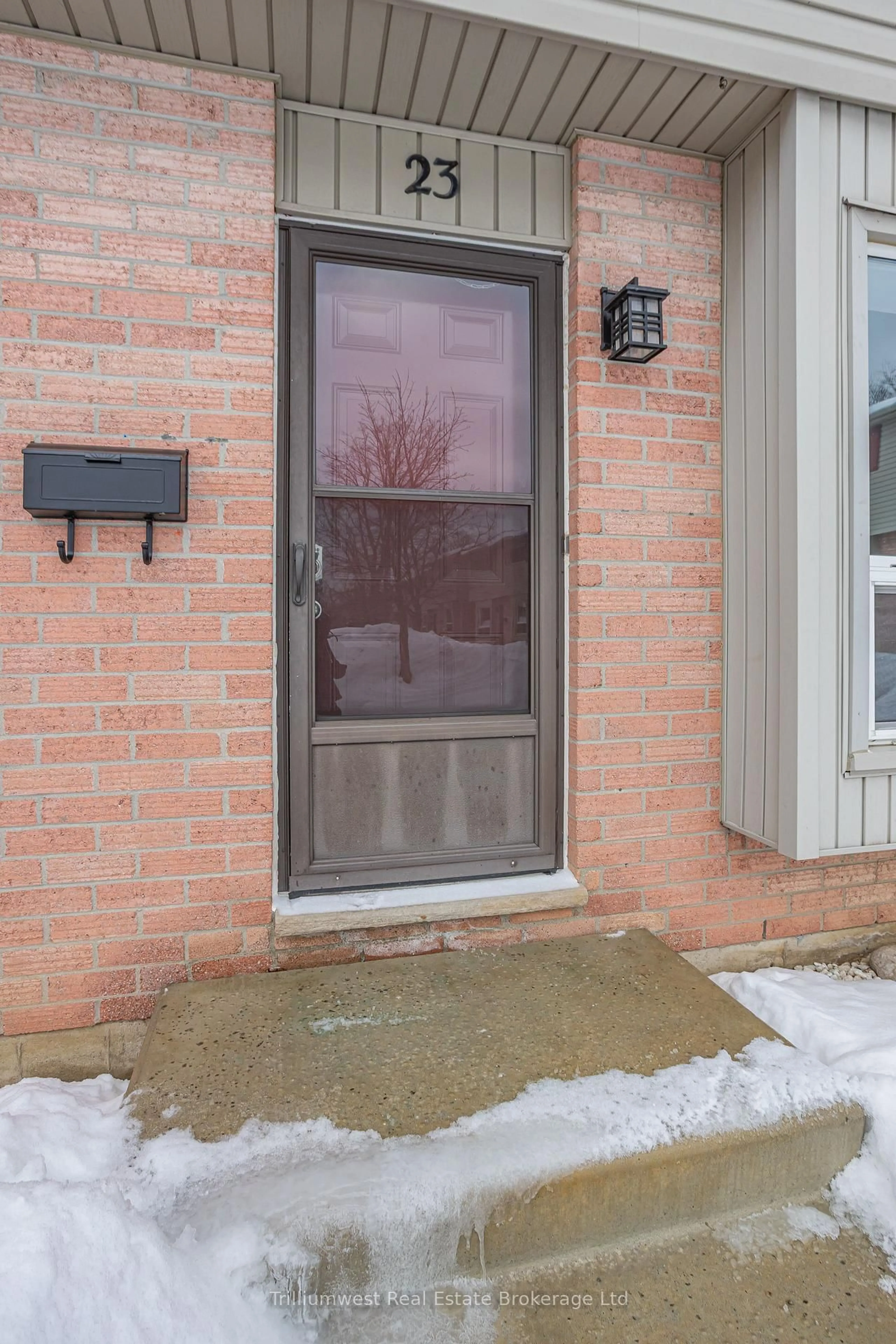 Indoor entryway for 1200 Cheapside St #23, London East Ontario N5Y 5J6