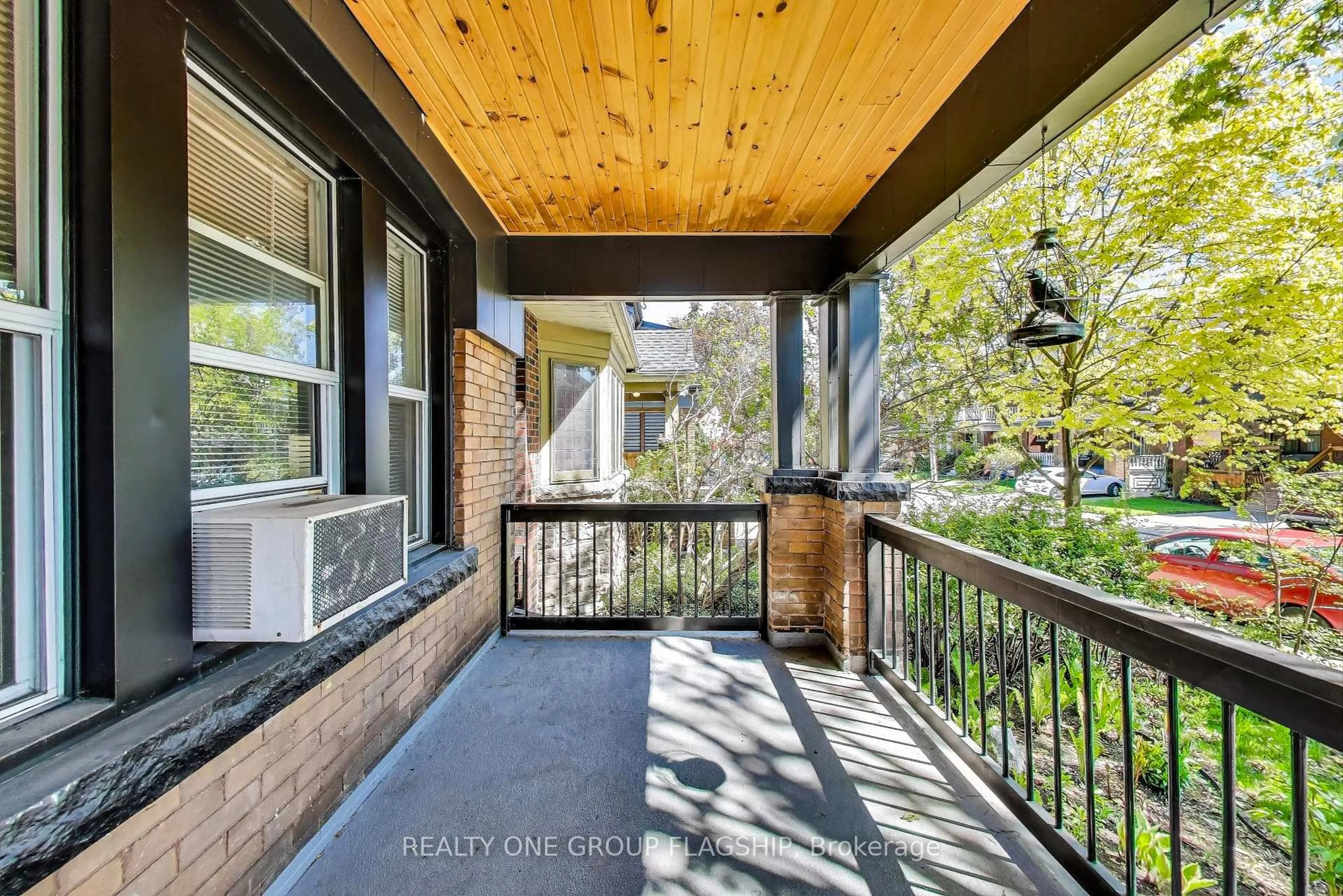 Patio, street for 23 Rosslyn Ave, Hamilton Ontario L8L 7P1