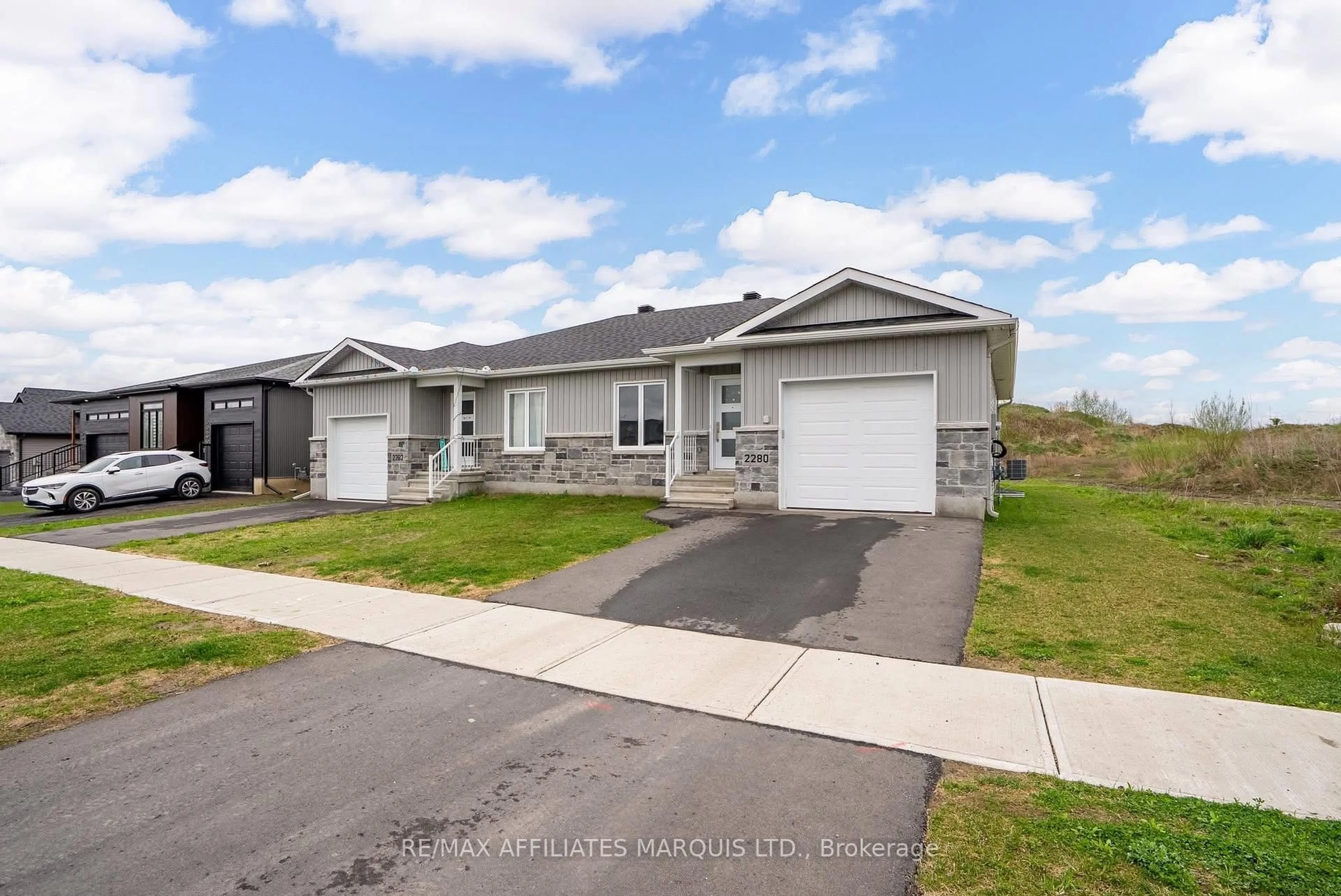 Home with vinyl exterior material, street for 2280 Crewson Crt, Cornwall Ontario K6H 0H9
