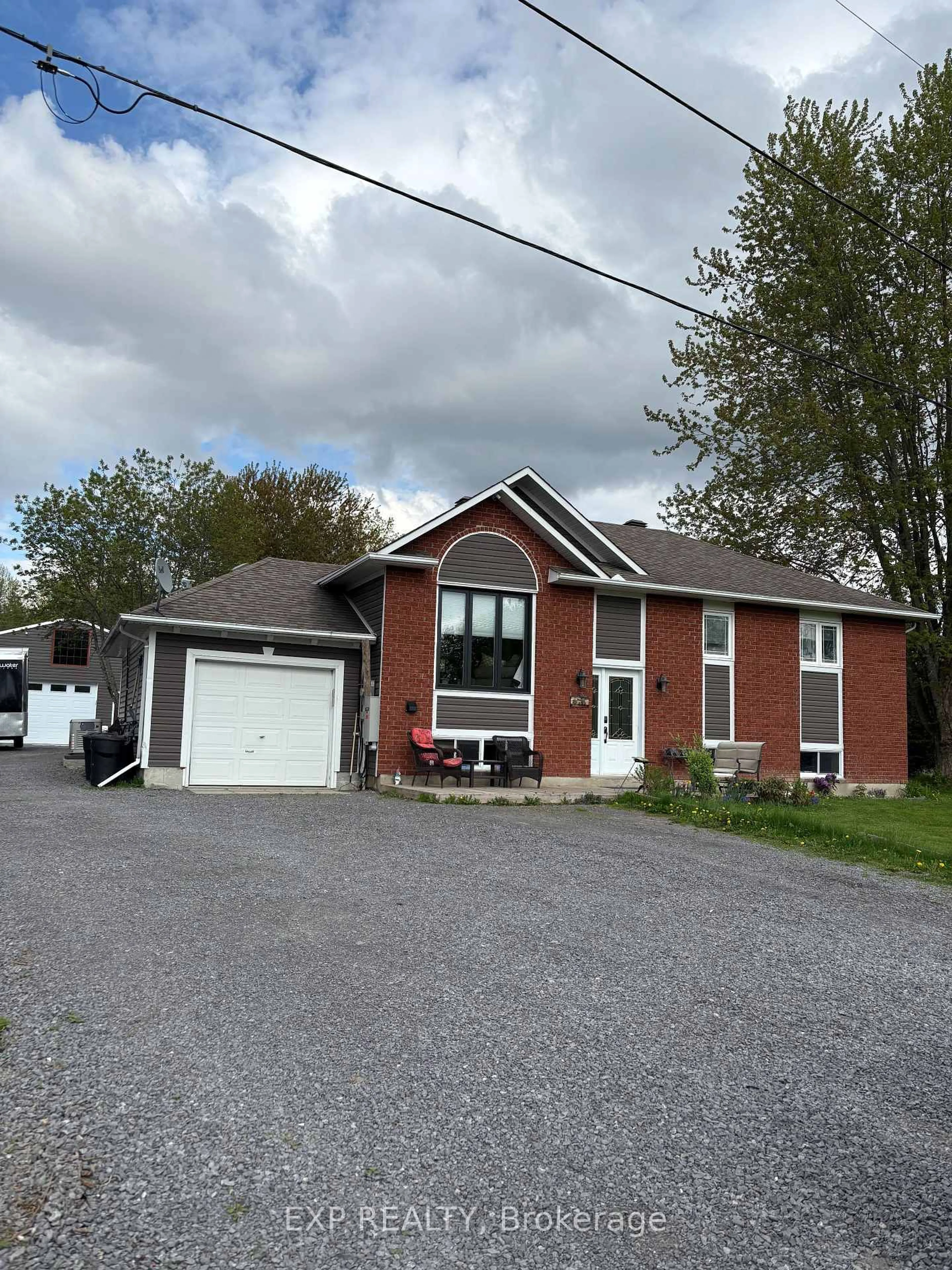 Home with brick exterior material, street for 1107 De La Foret Prom, Clarence-Rockland Ontario K4K 1K9