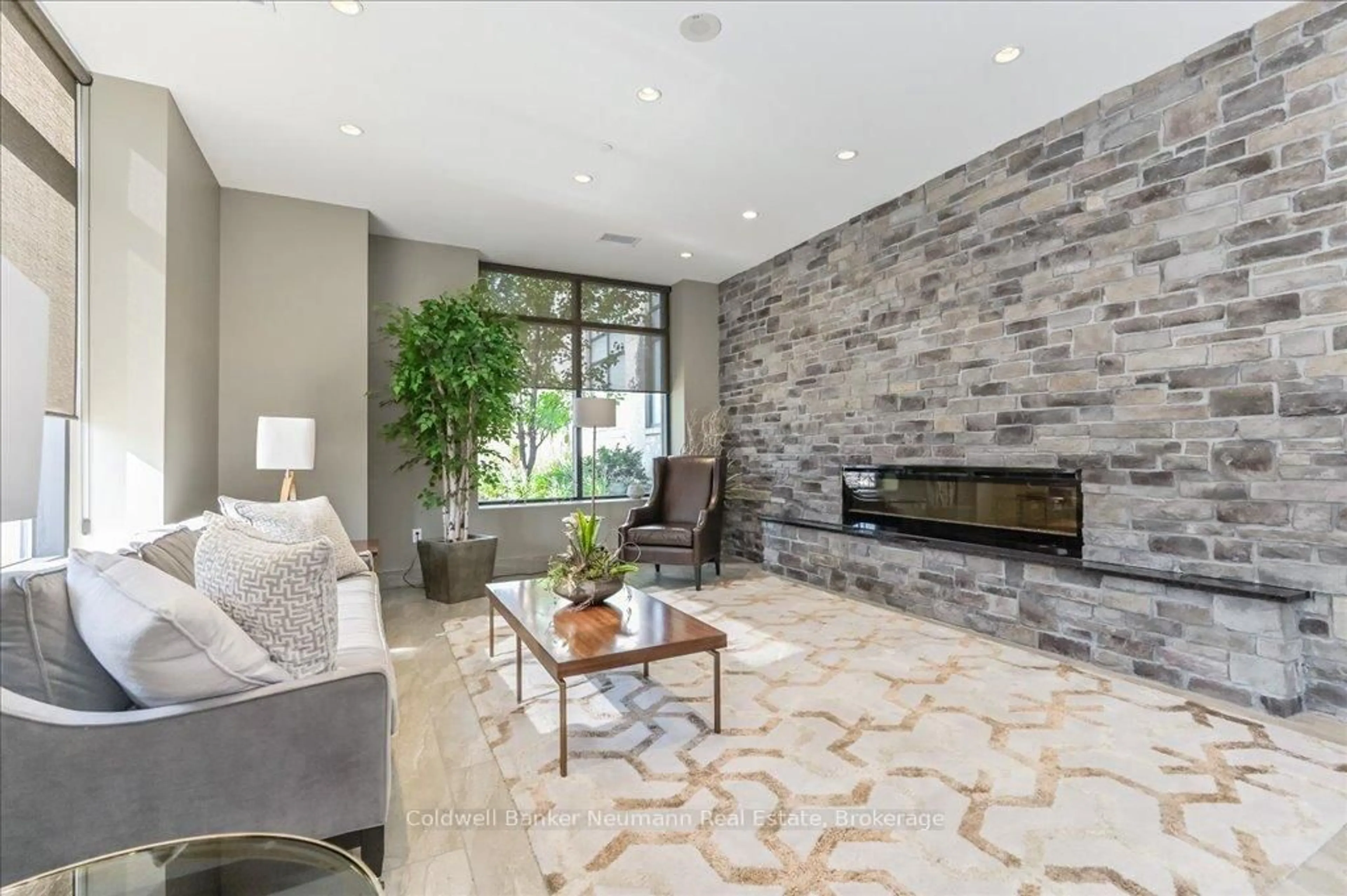 Lobby for 160 Macdonell St #1607, Guelph Ontario N1H 0A9
