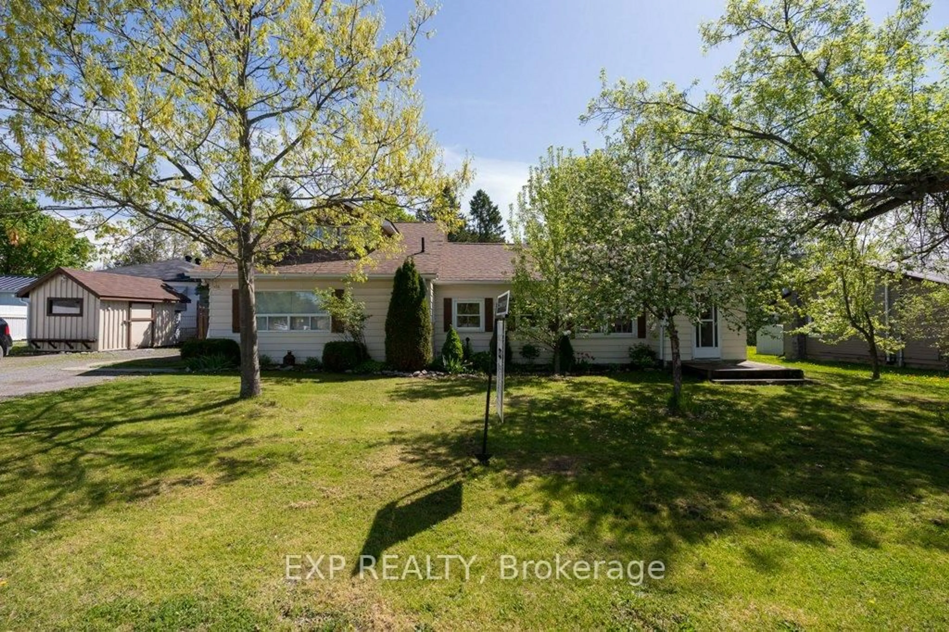 A pic from outside/outdoor area/front of a property/back of a property/a pic from drone, street for 8 North Maloney St, Limoges Ontario K0K 2M0
