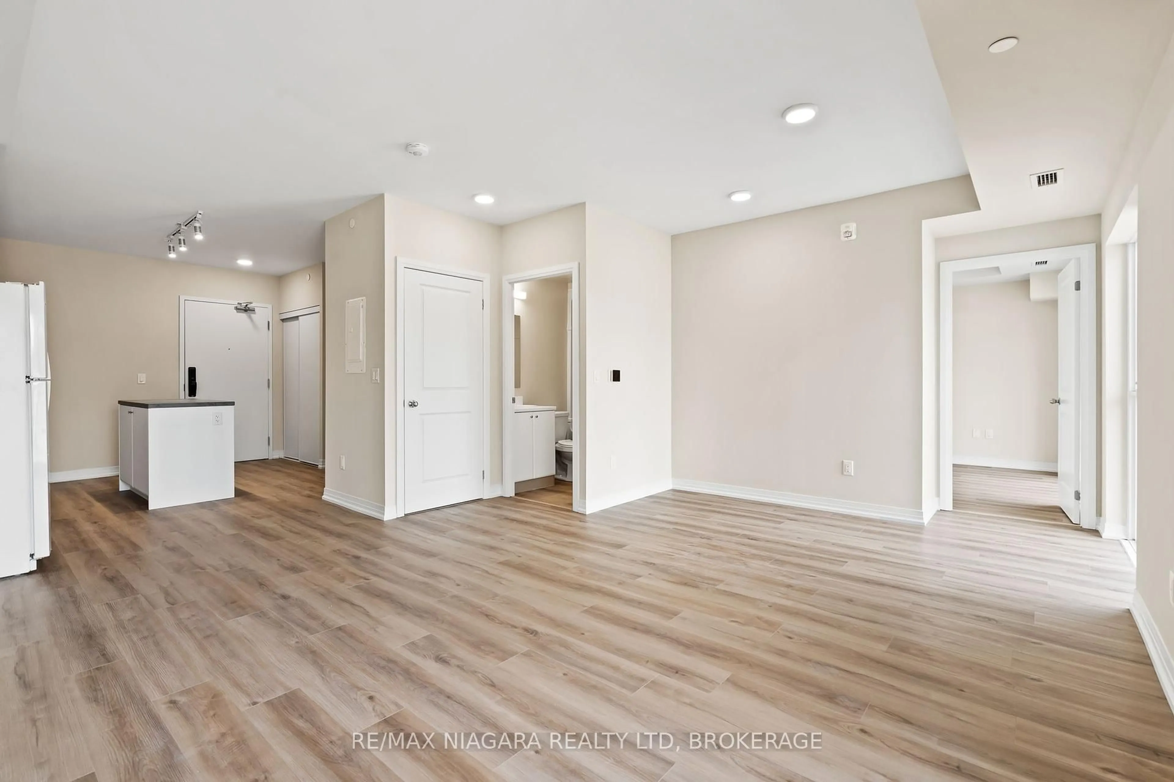 A pic of a room for 50 HERRICK Ave #204, St. Catharines Ontario L2P 0G3