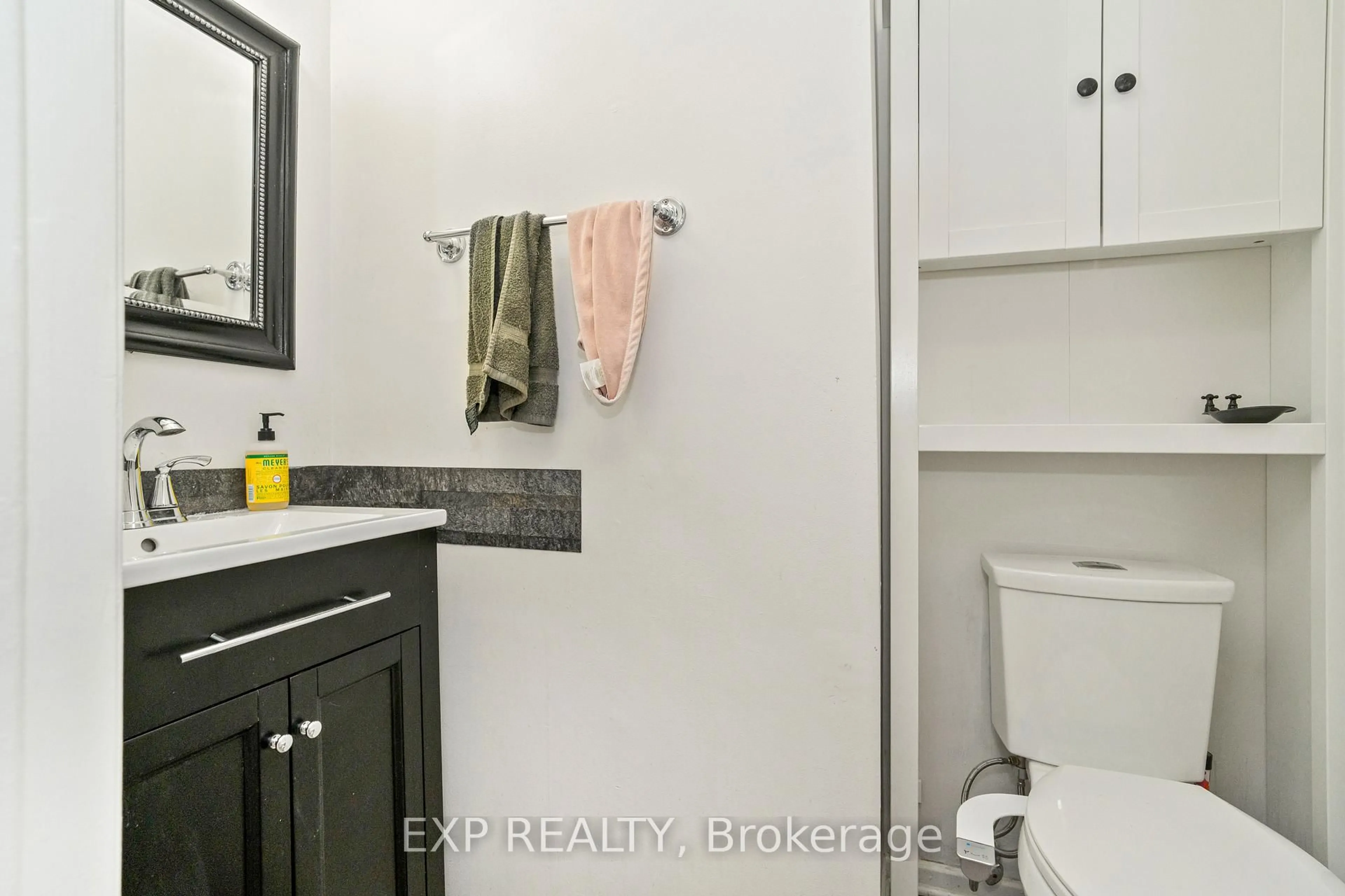 Standard bathroom, ceramic/tile floor for 1800 AXMINSTER Crt, Ottawa Ontario K1C 1Z5