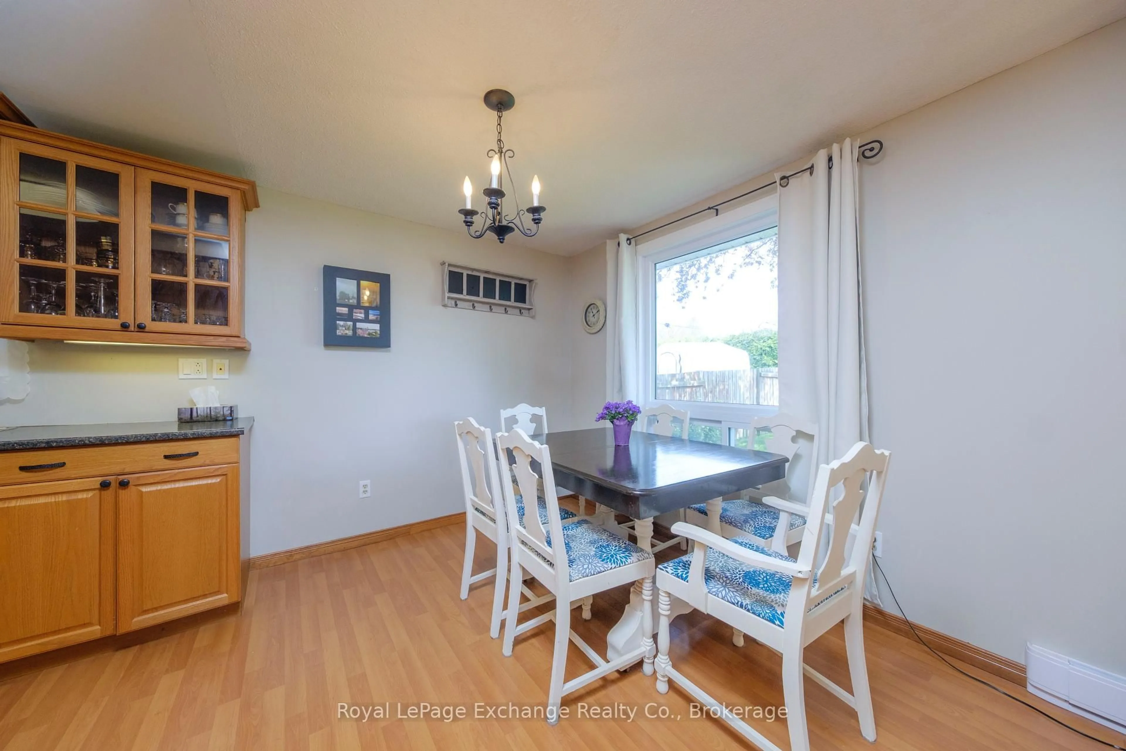 Dining room, wood/laminate floor for 660 Johnston Cres, Kincardine Ontario N2Z 1S6