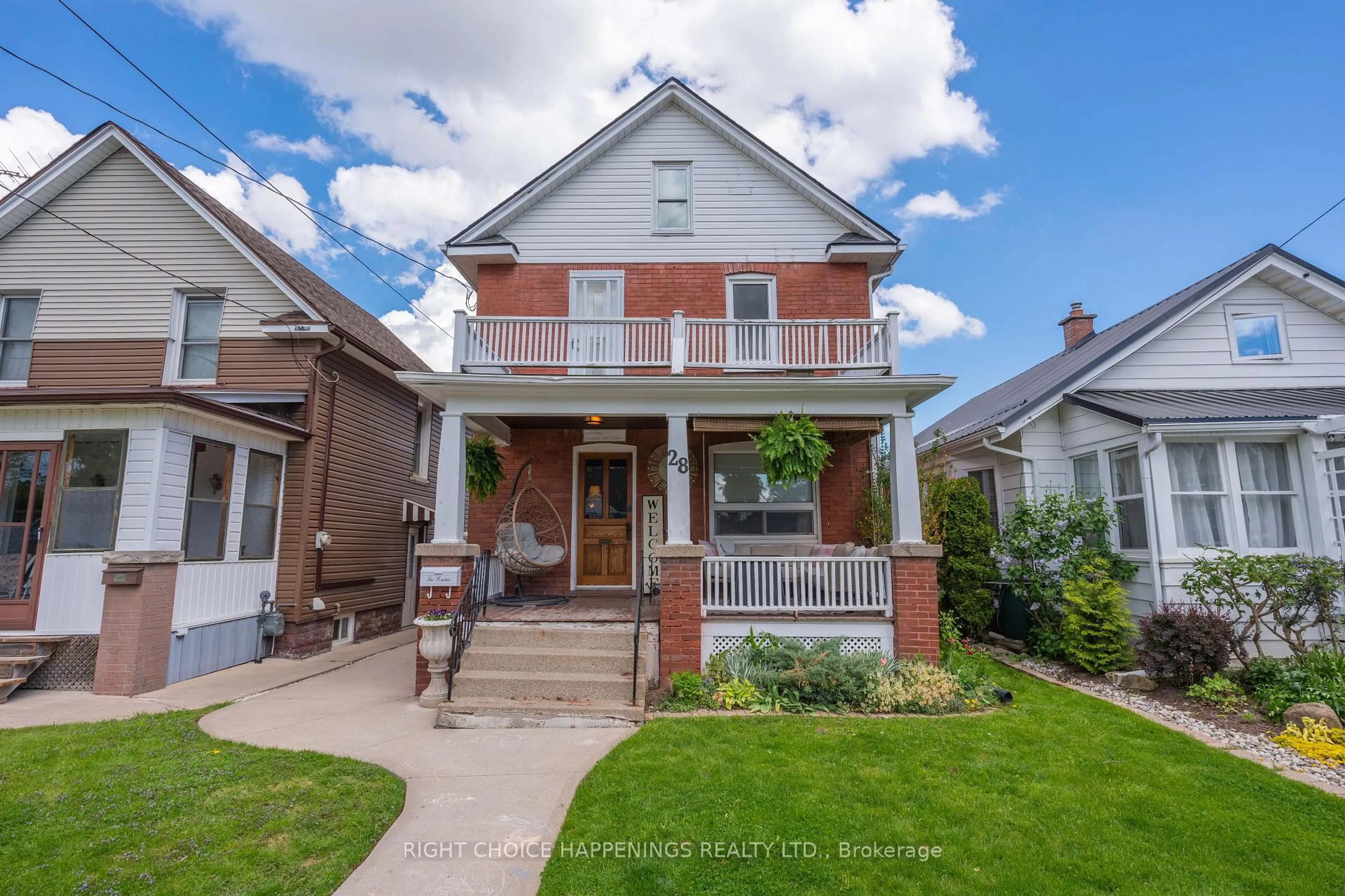Home with brick exterior material, street for 28 Oakland Ave, Welland Ontario L3C 2B7