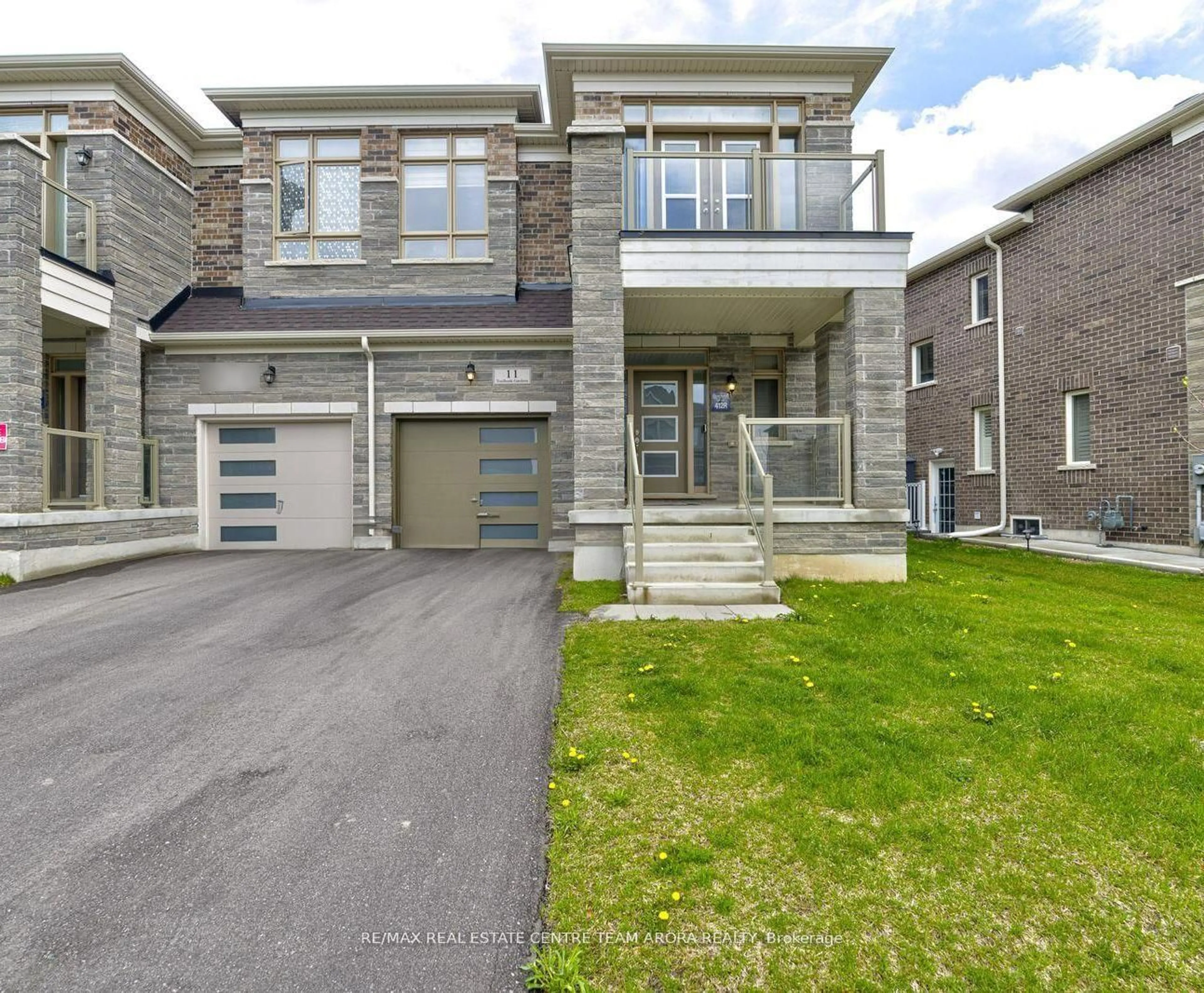 Home with brick exterior material, street for 11 Trailbank Gdns, Hamilton Ontario L8B 1Z3