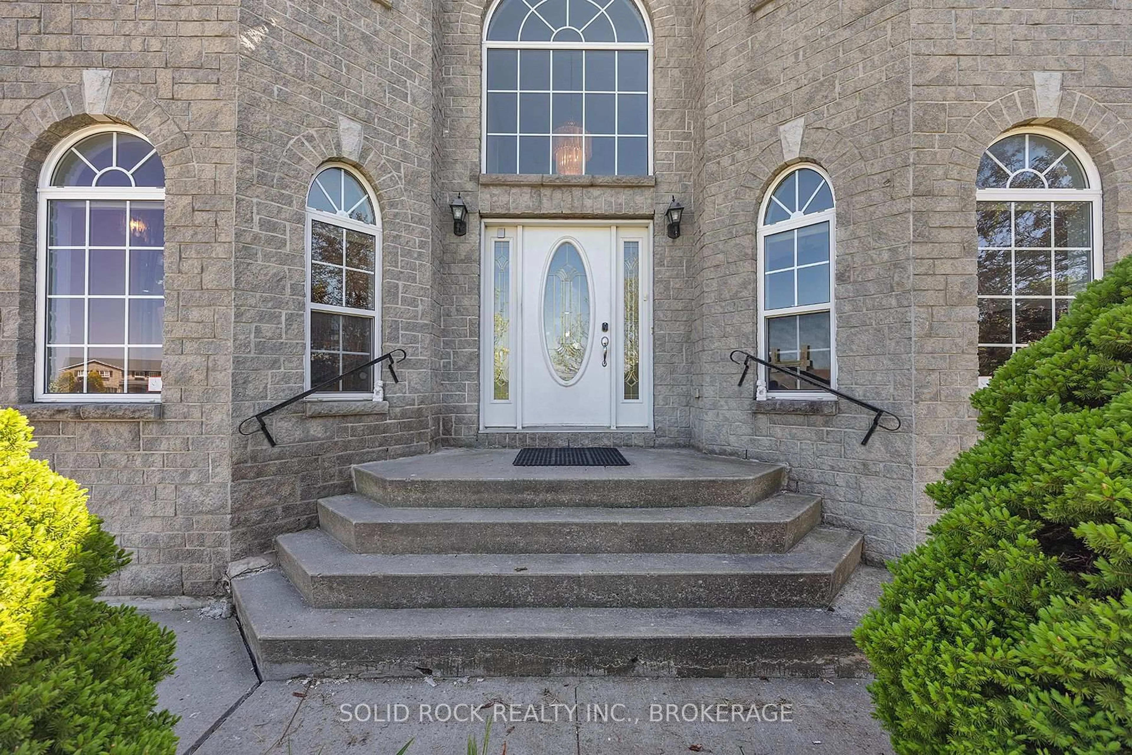 Unknown for 425 Kingsdale Ave, Kingston Ontario K7M 7Z9
