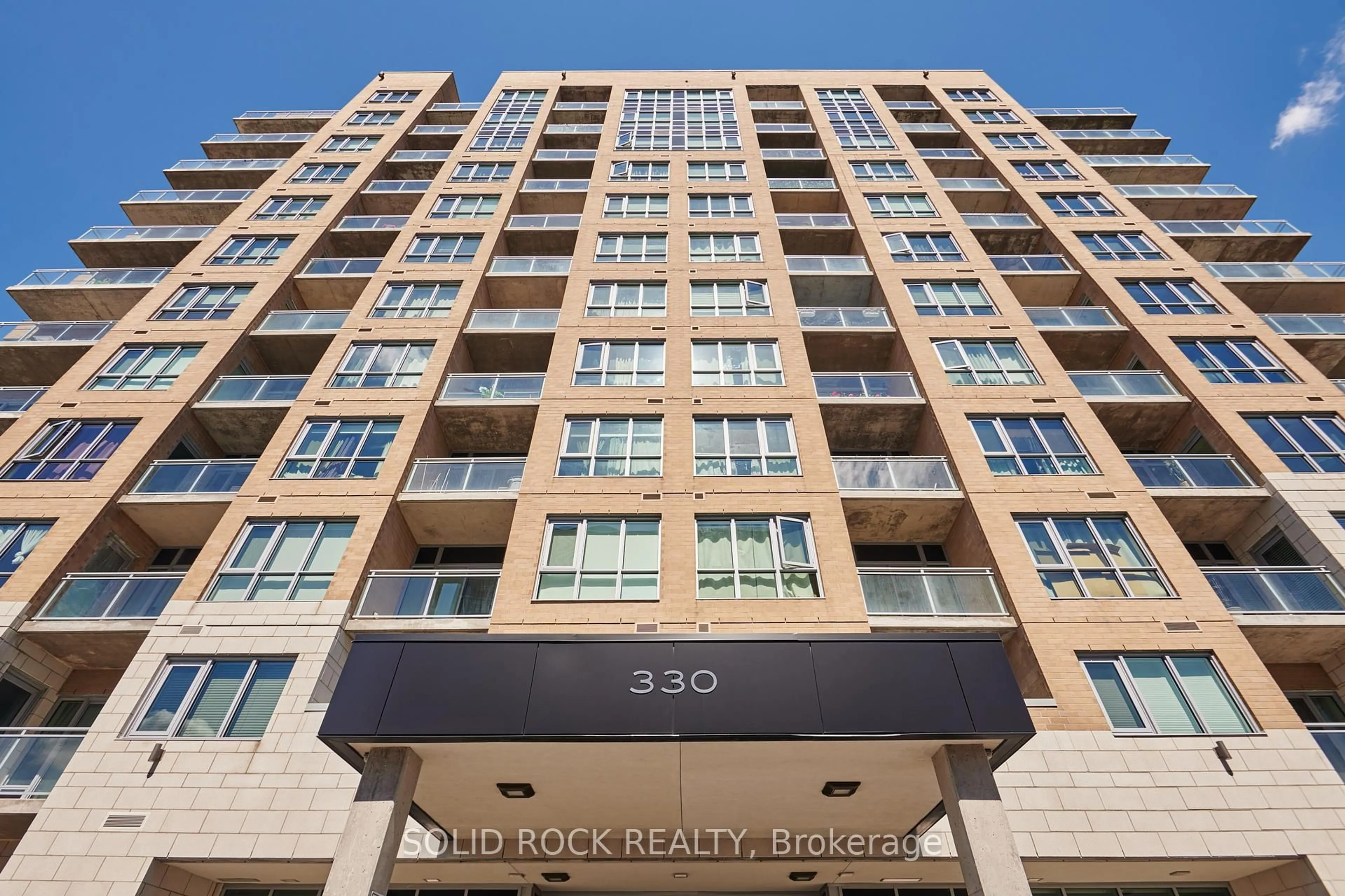 Indoor foyer for 330 Titan Private #712, Ottawa Ontario K2G 1G3