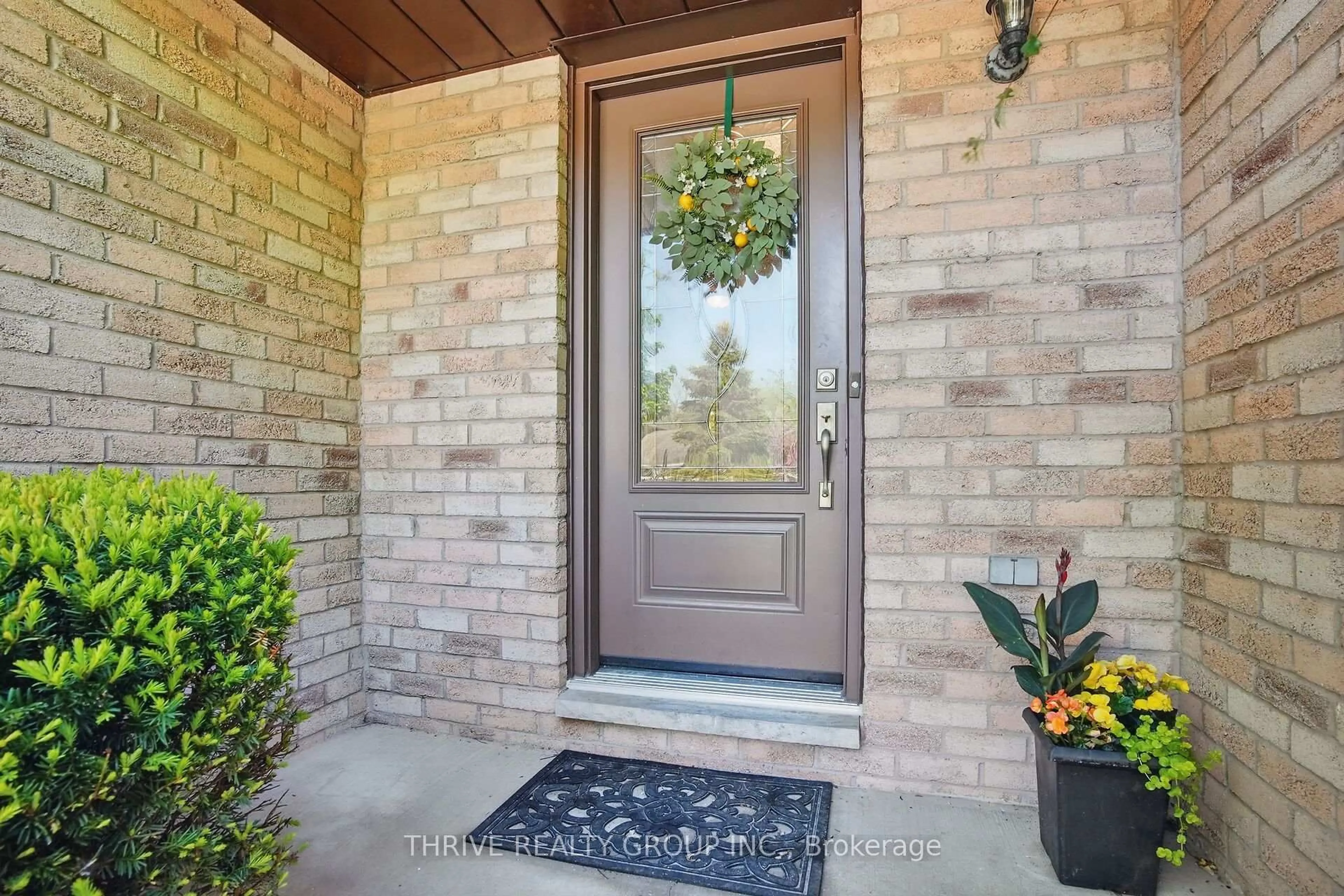 Indoor entryway for 23 Fairlane Cres, London South Ontario N6K 3E1