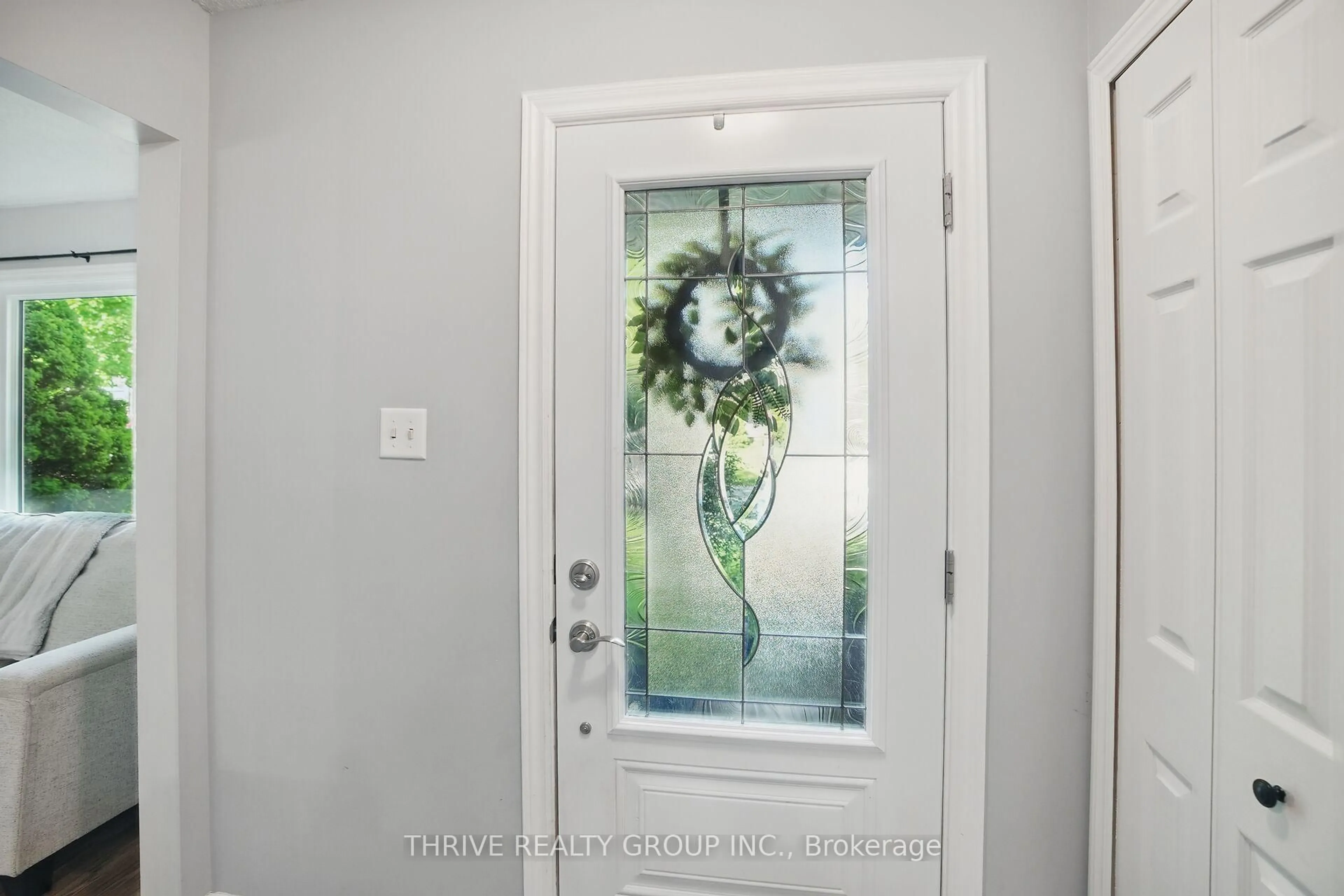Indoor entryway for 23 Fairlane Cres, London South Ontario N6K 3E1