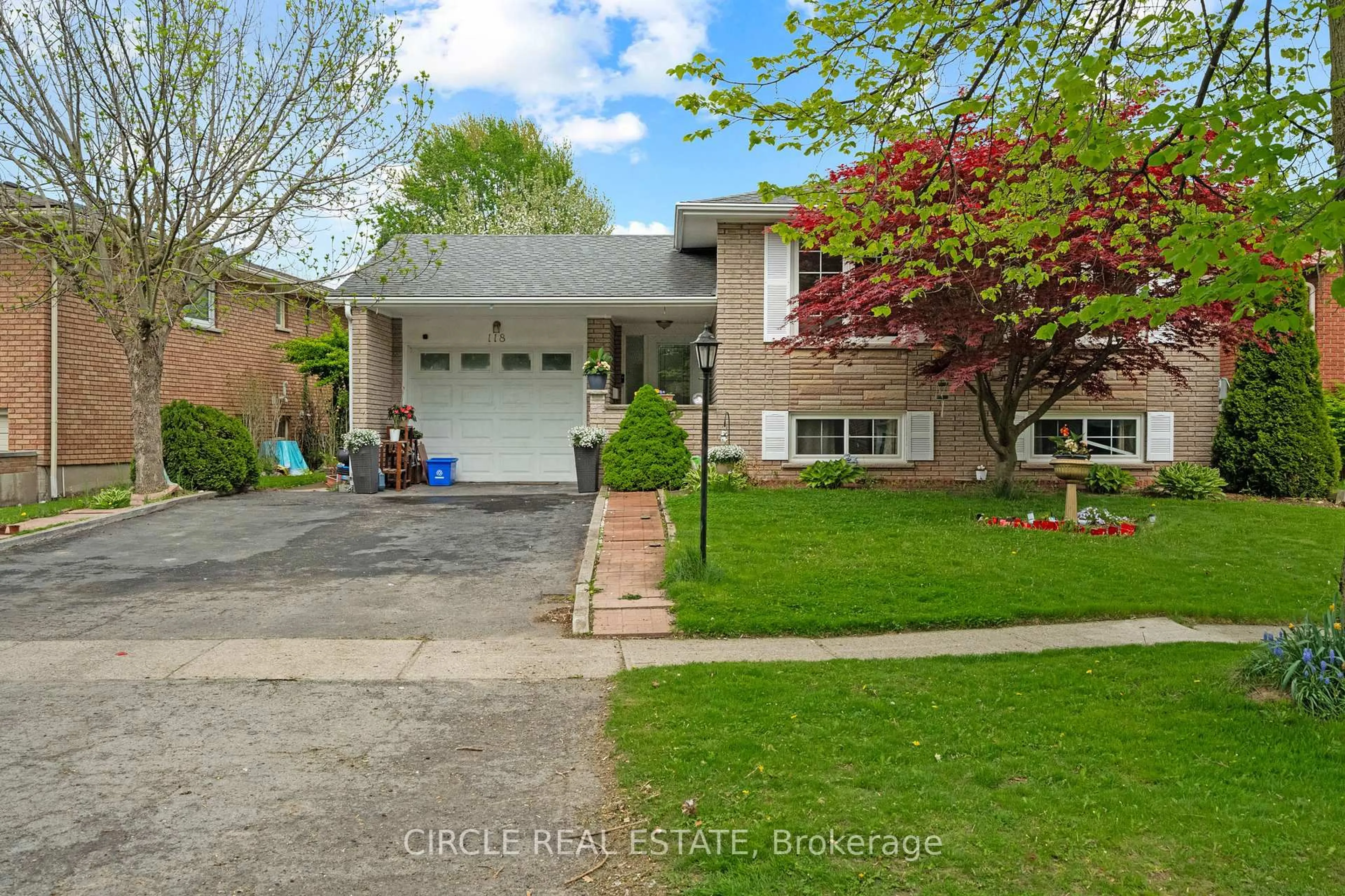 Home with brick exterior material, street for 118 Bridlewood Dr, Welland Ontario L3C 6H3