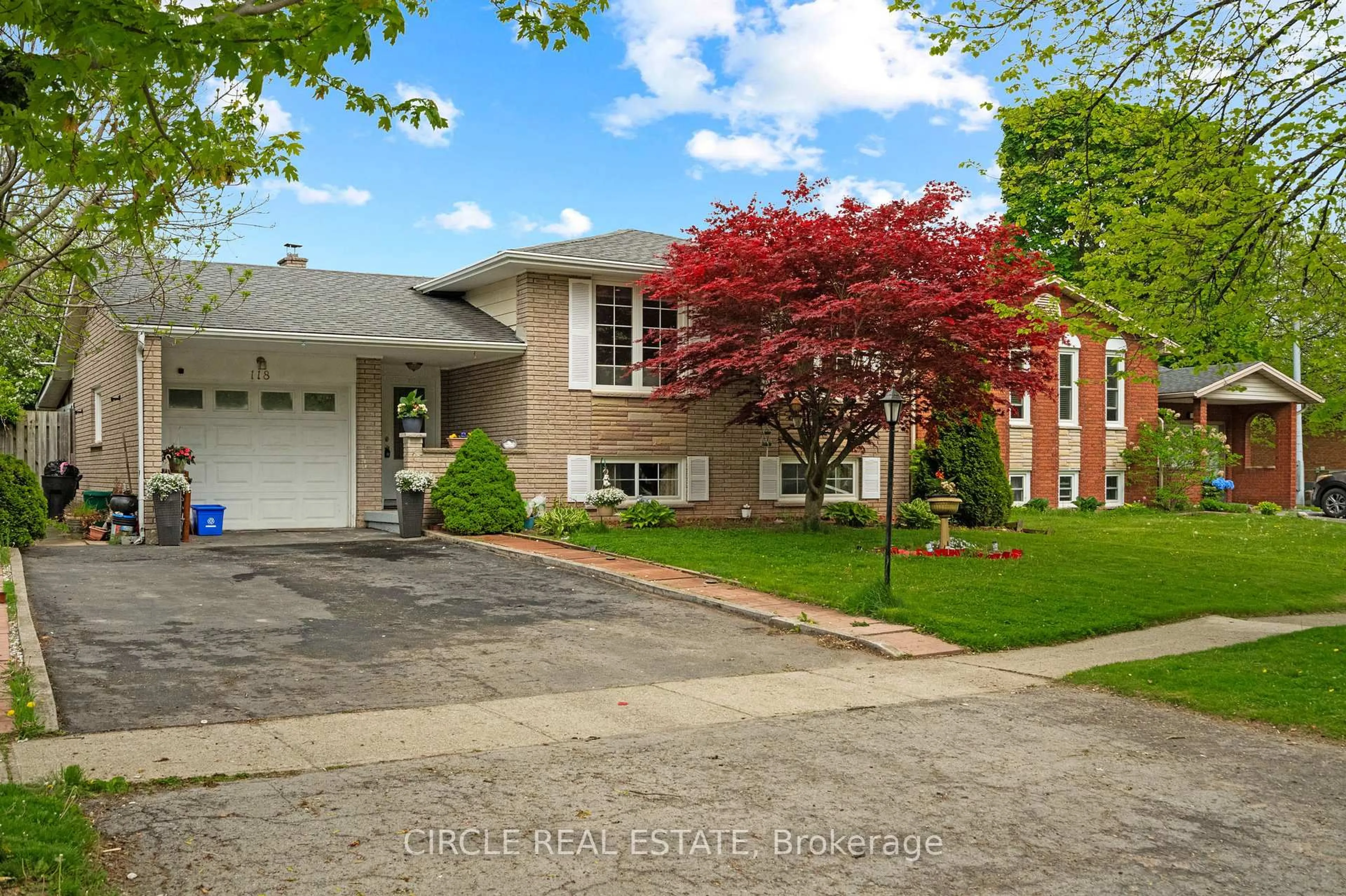 Home with brick exterior material, street for 118 Bridlewood Dr, Welland Ontario L3C 6H3