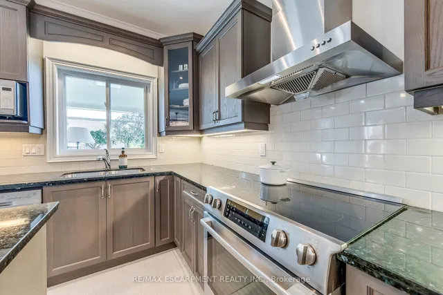 Additional property image - 12 Riva Crt
