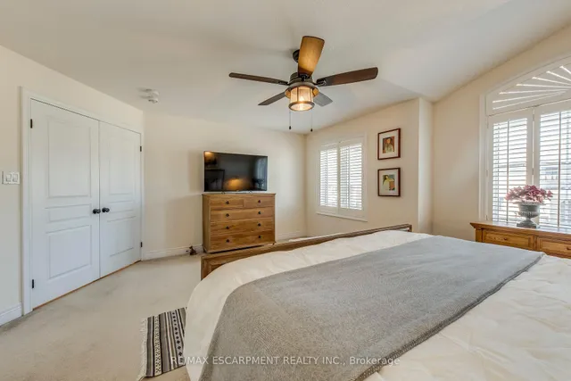 Additional property image - 12 Riva Crt