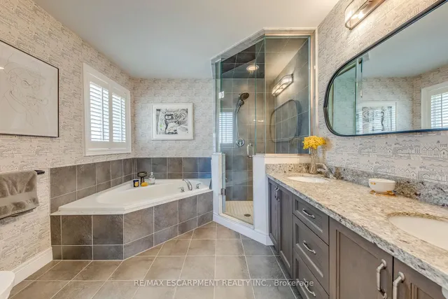 Additional property image - 12 Riva Crt