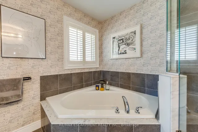 Additional property image - 12 Riva Crt