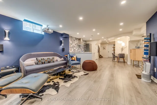 Additional property image - 12 Riva Crt